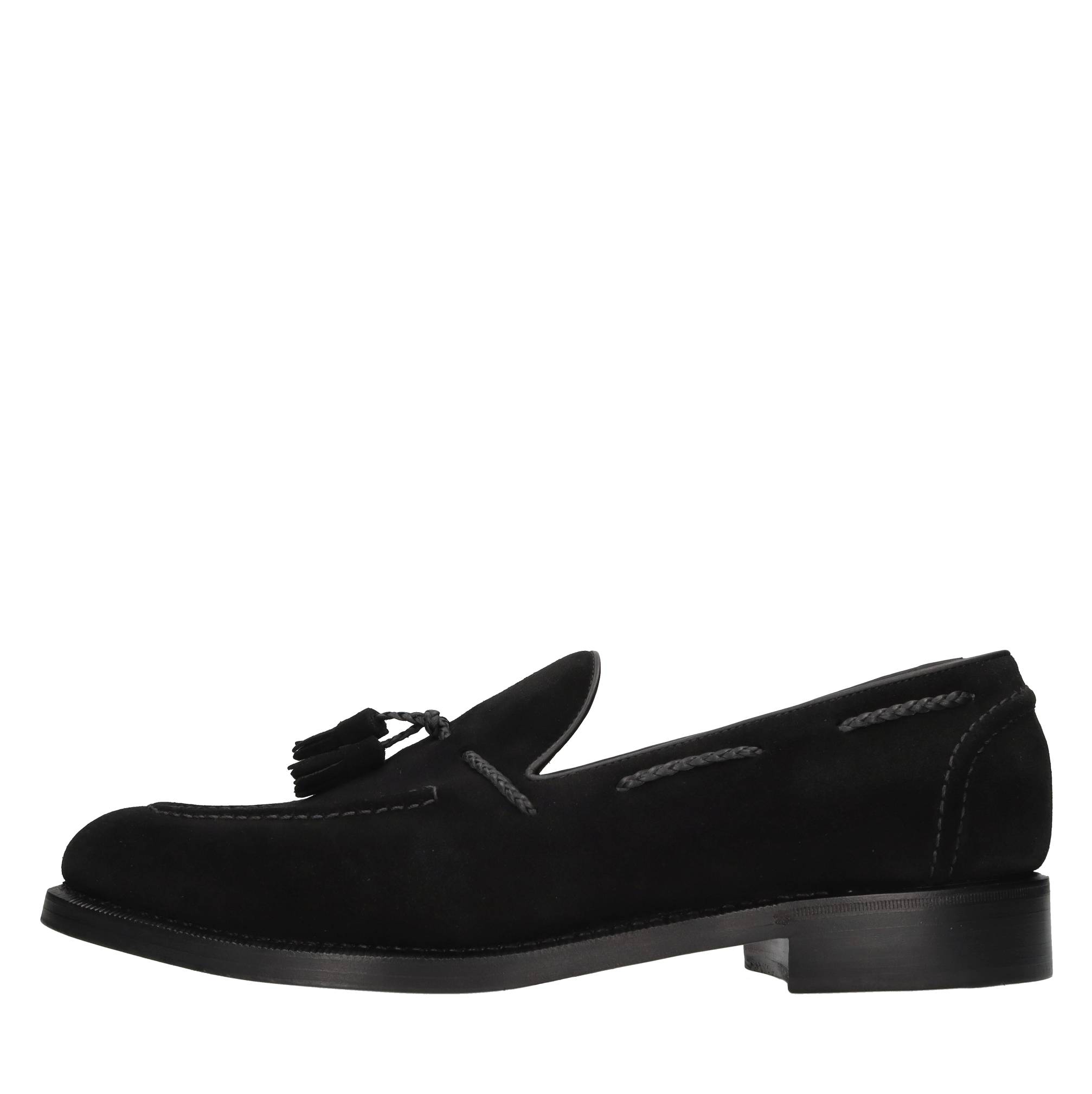 Barrett Flat Shoes In Nero Scuri