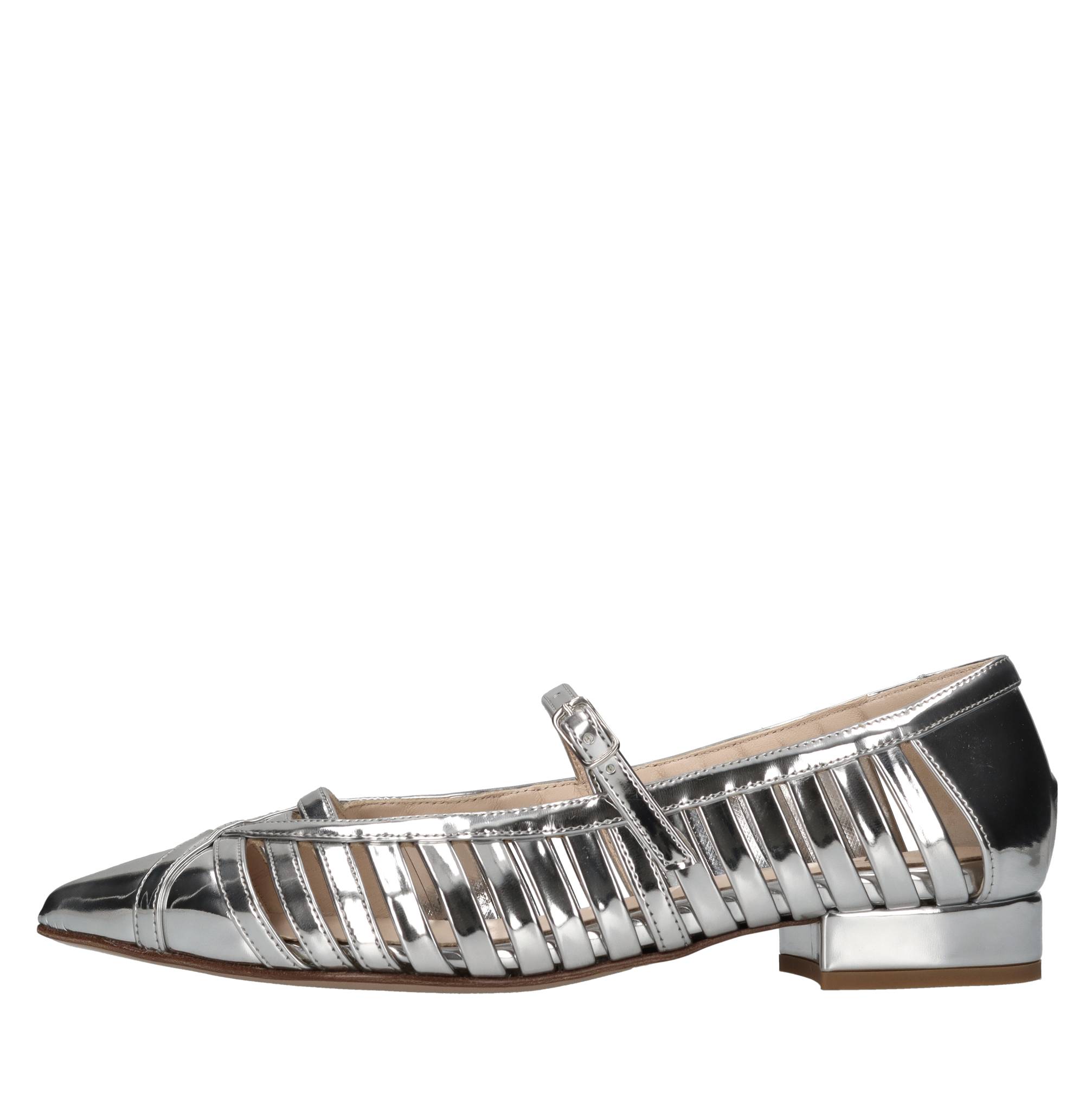 Anna F. Lage schoenen Zilver