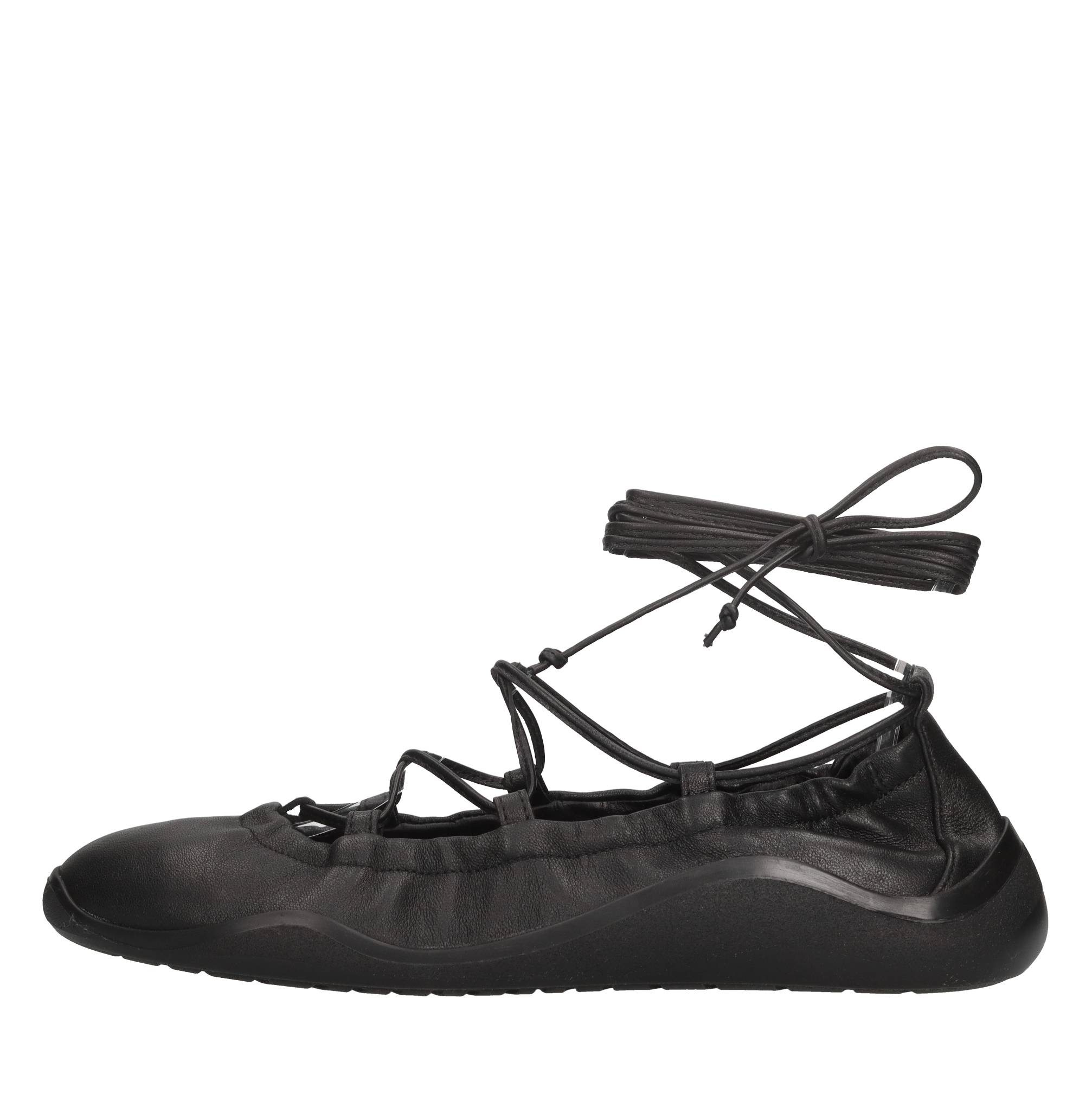 Vic Matie Niedrig Schuhe Schwarz