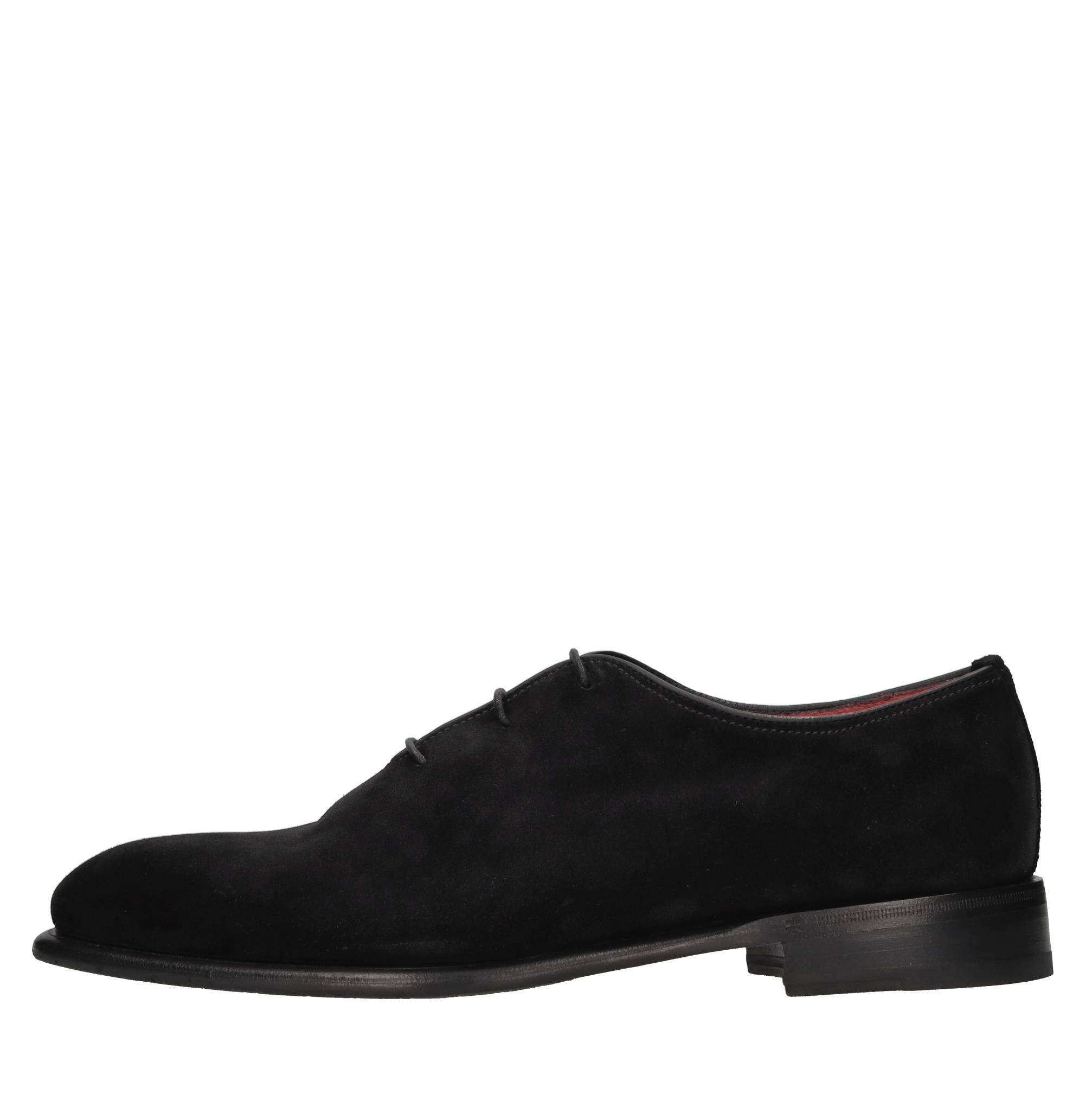 Barrett Flat Shoes In Nero Scuri