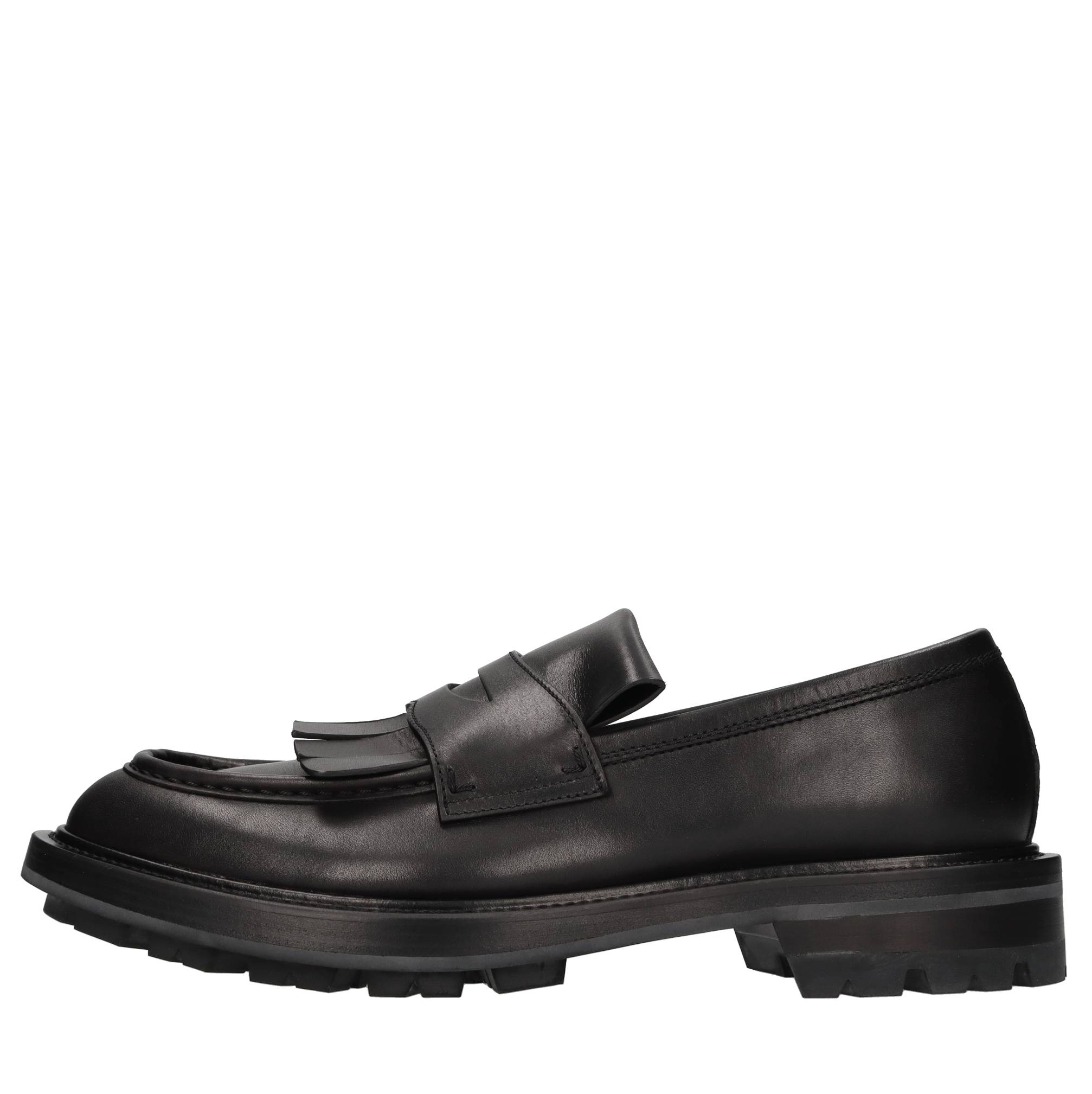 Barrett Flat Shoes In Nero Scuri