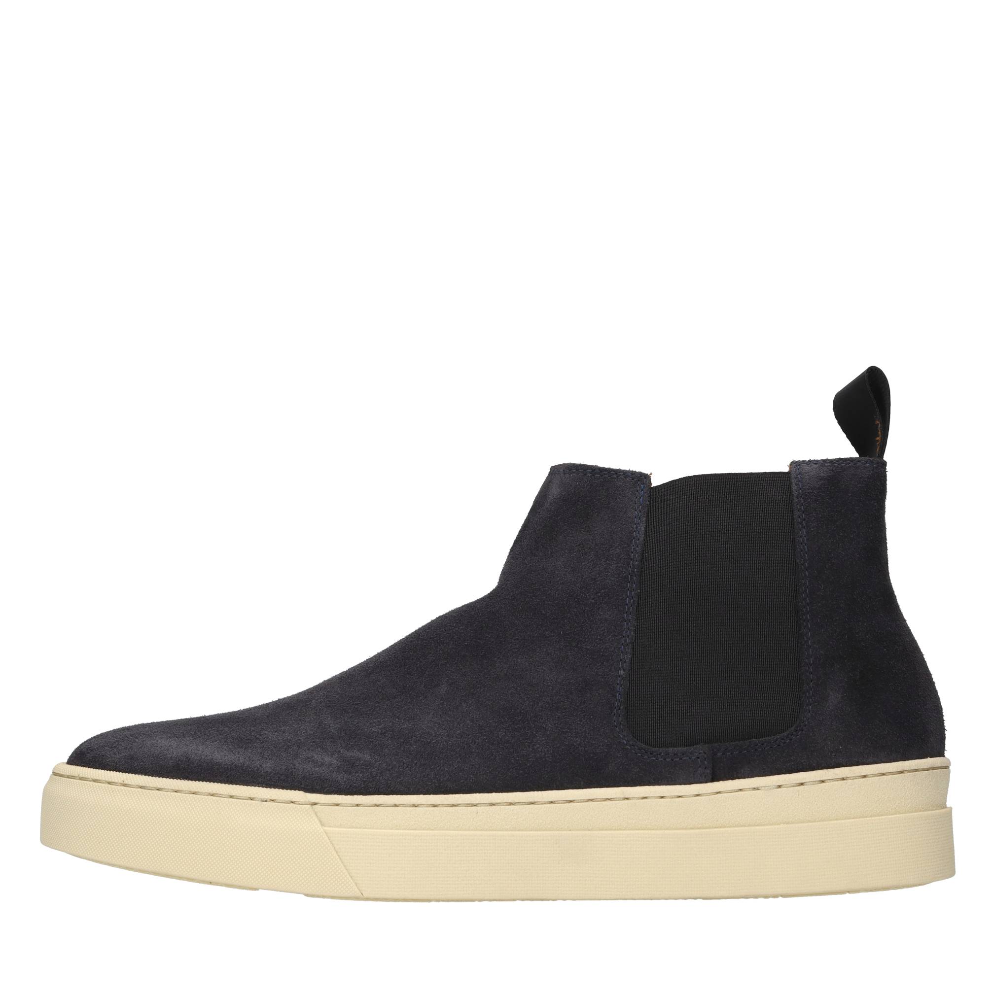 Frau Blaue Stiefel