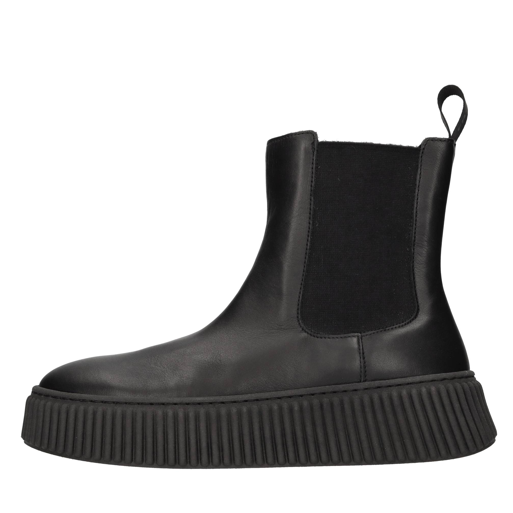 Frau Stiefel schwarz