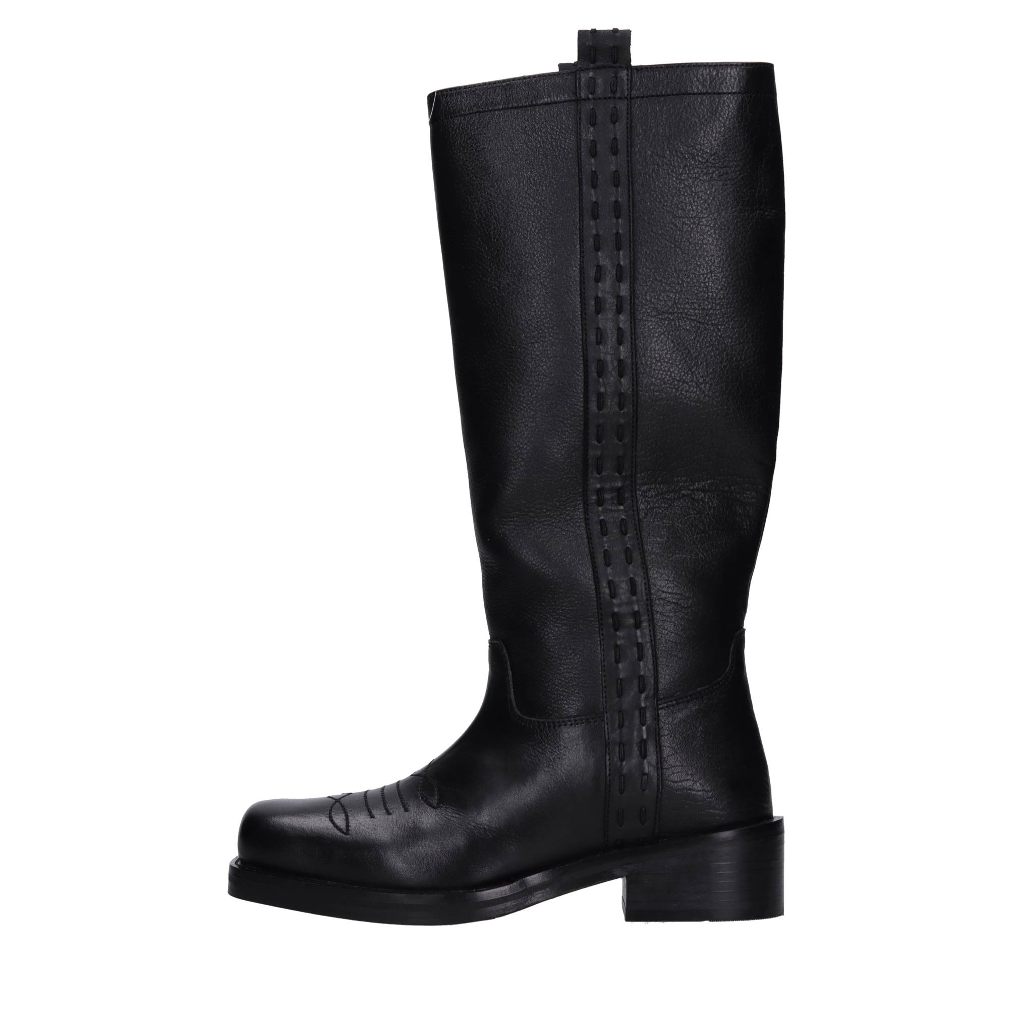Emanuelle Vee Boots Black