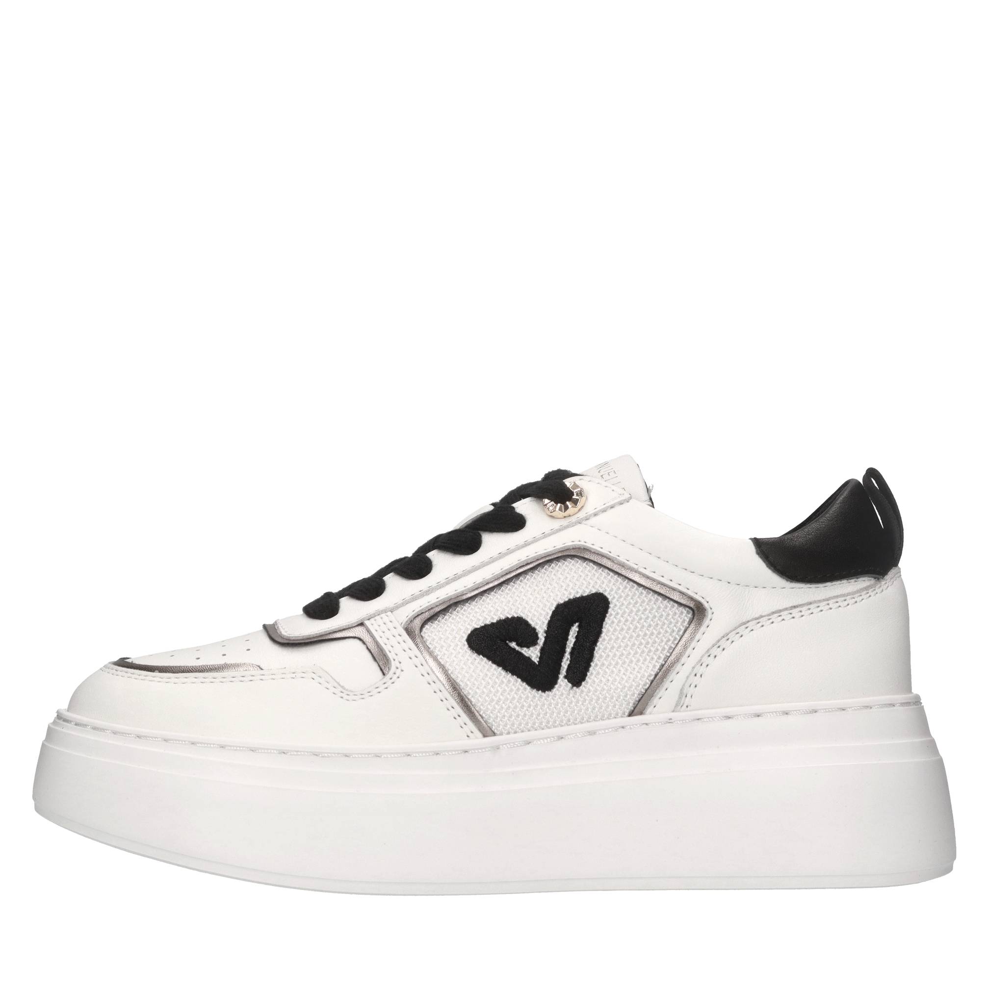 Emanuelle Vee WeiBe Sneaker