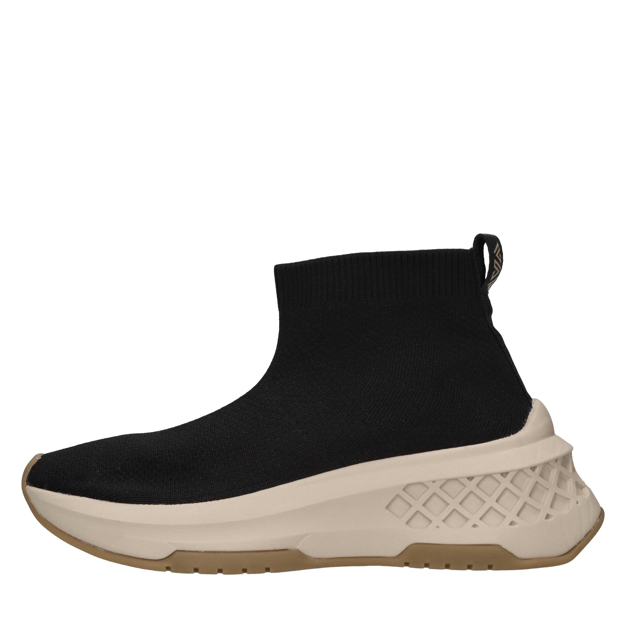 Emanuelle Vee Schwarze Sneaker
