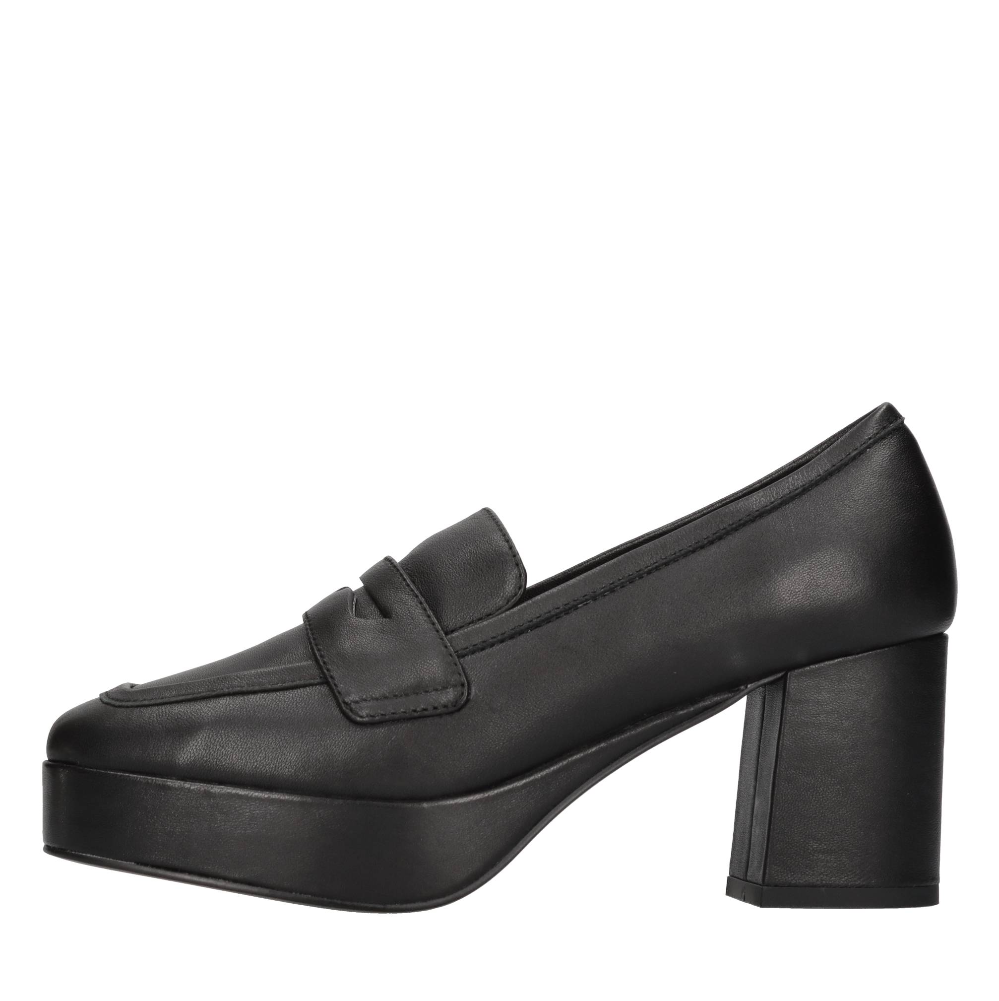BIBI LOU Flat shoes Black