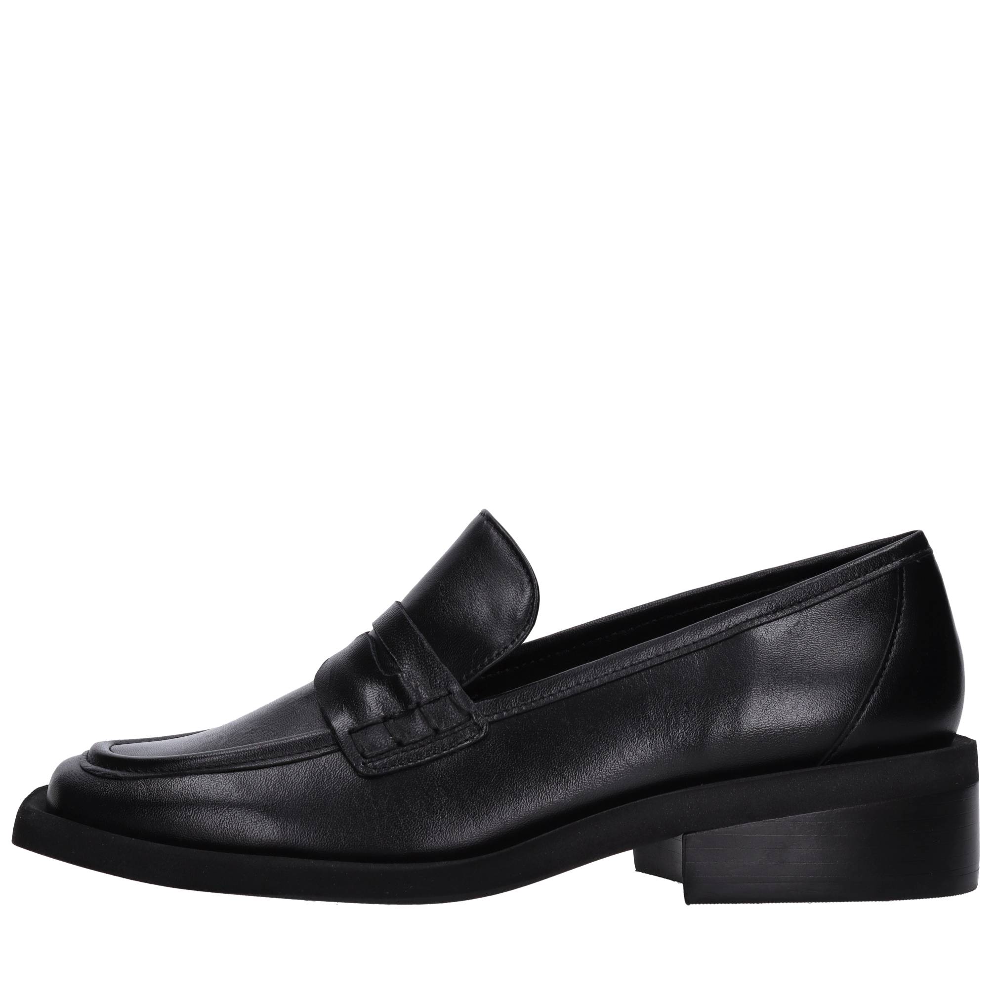 CARRANO Flat shoes Black