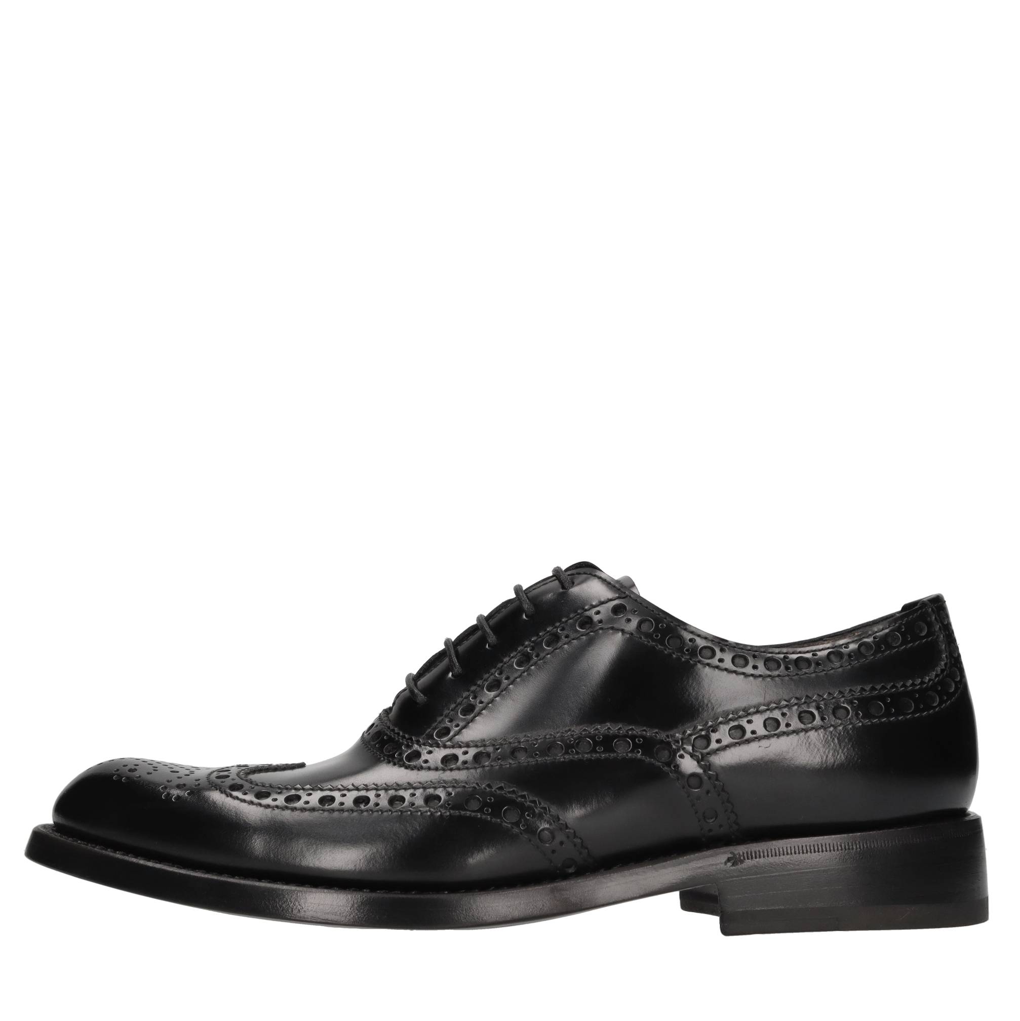 Barrett Flat Shoes In Black