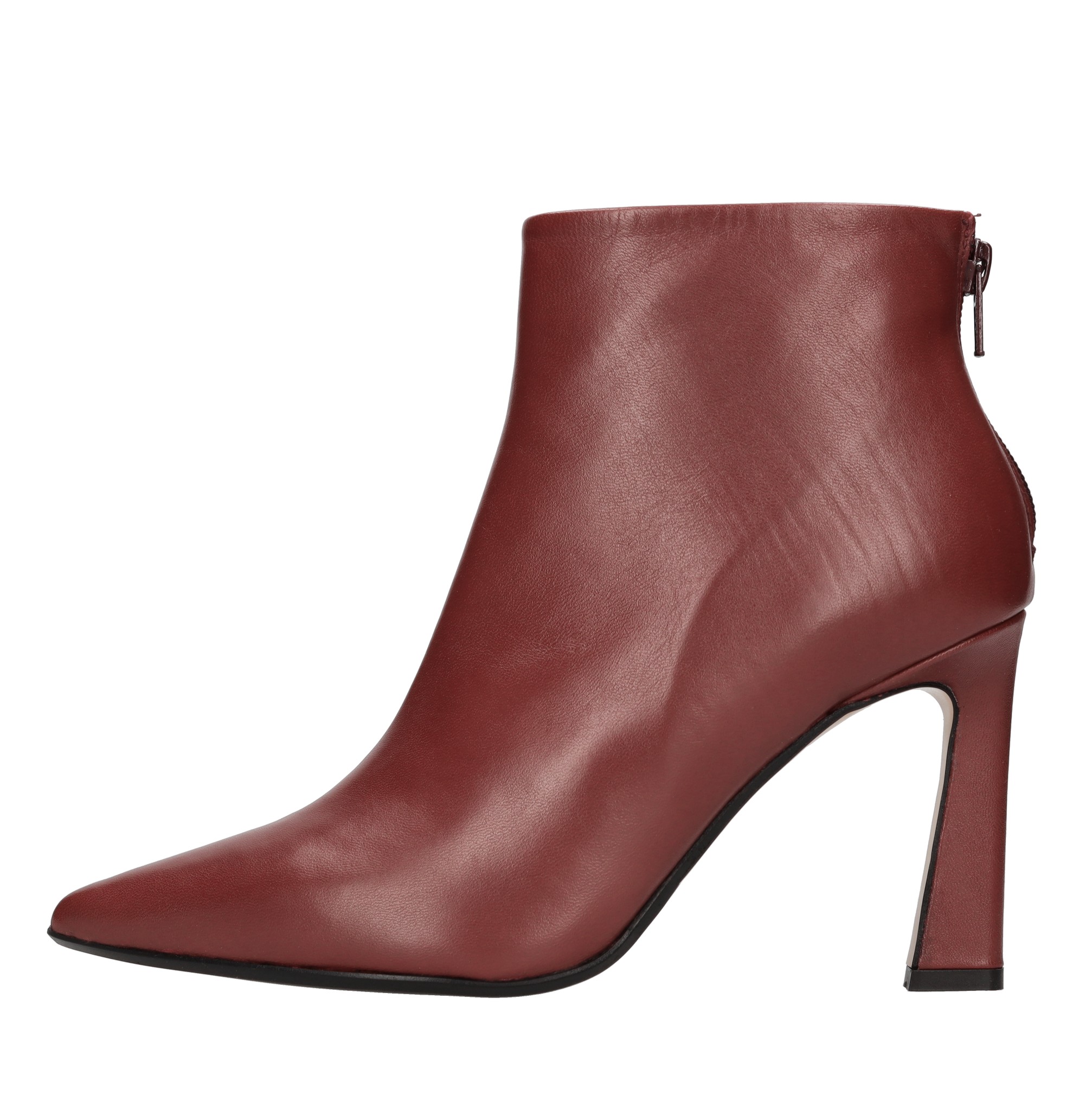 Anna F. Bottes rouges