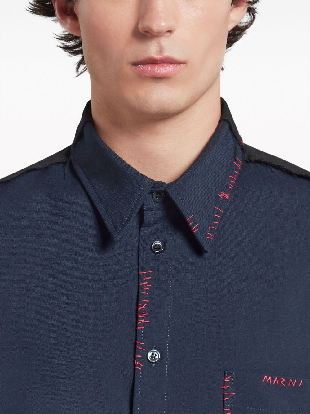 Marni Camicia in Maglieria Blu e Nero con Dettagli Ricamati