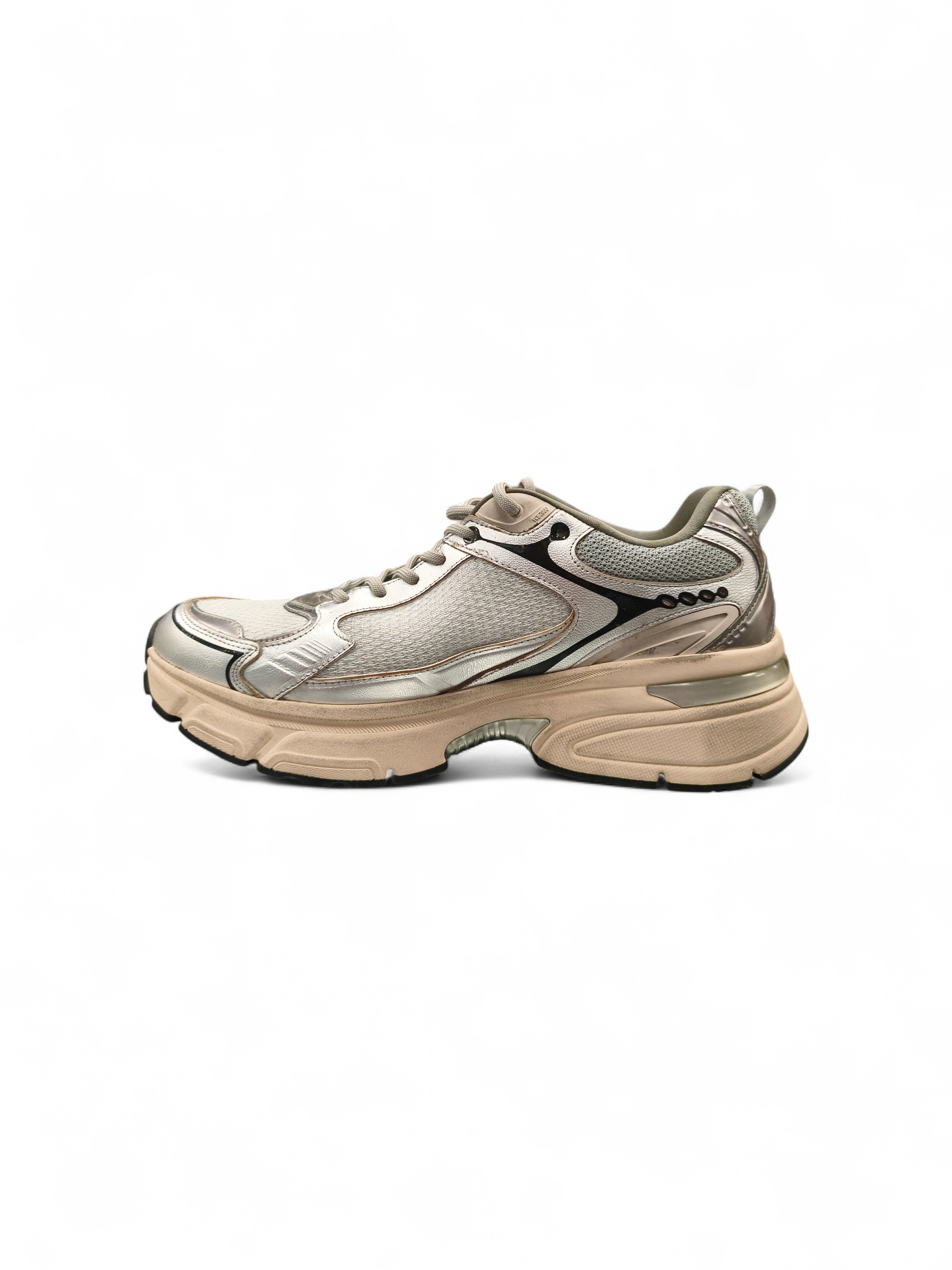 GOLDEN GOOSE DELUXE BRAND Sneakers
