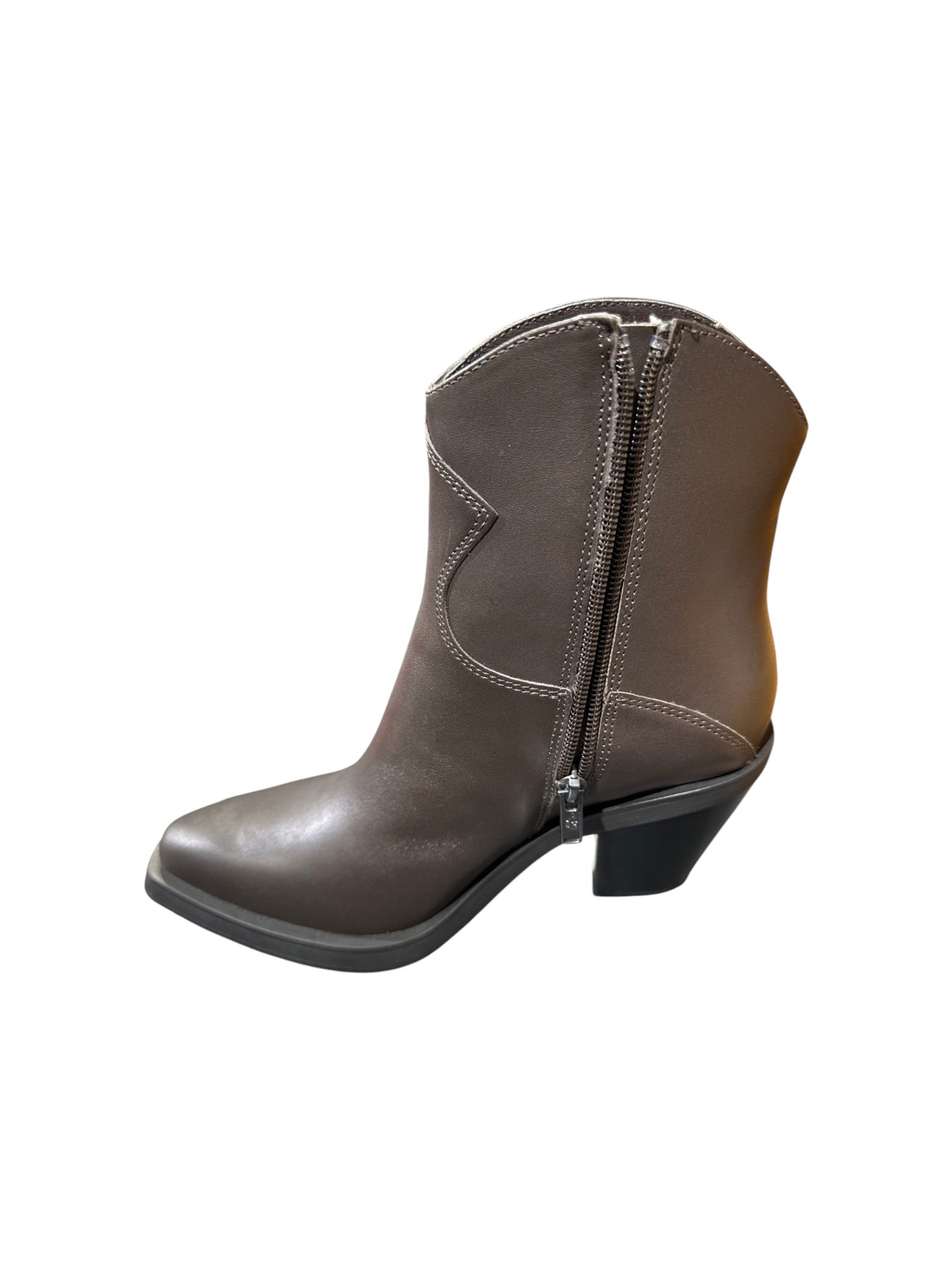 Ash Botas