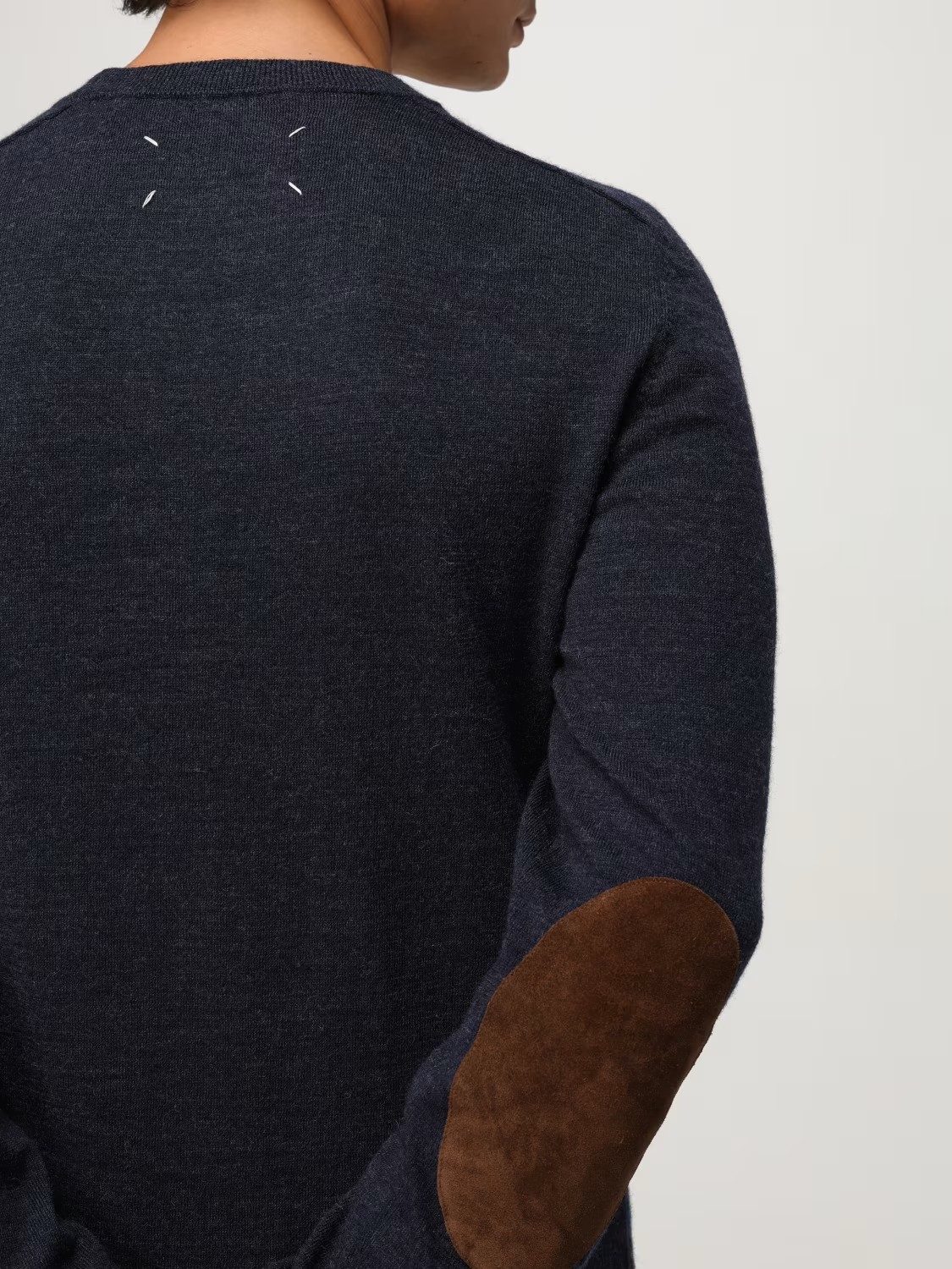 MAISON MARGIELA Maglieria Girocollo Blu con Toppe in Suede