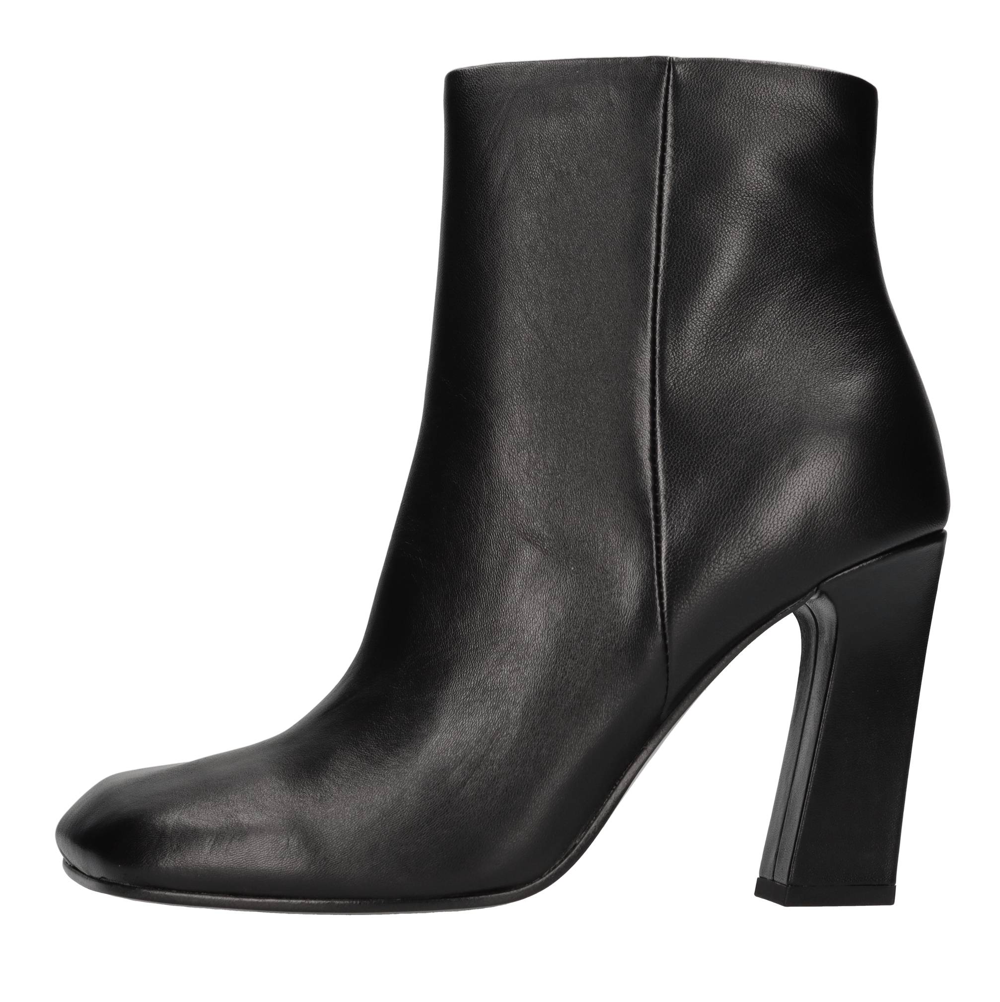 Ash Bottes noires