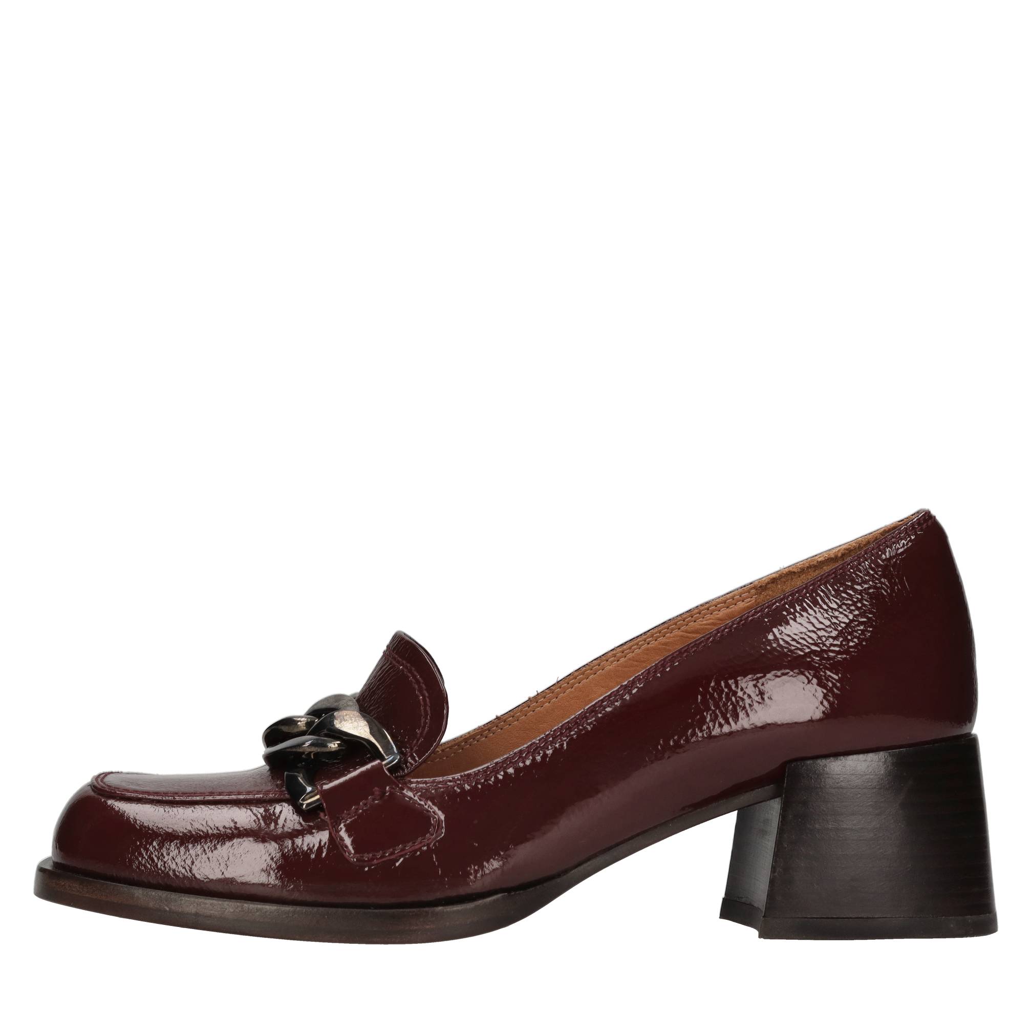 Chie Mihara Lage schoenen Bordeaux
