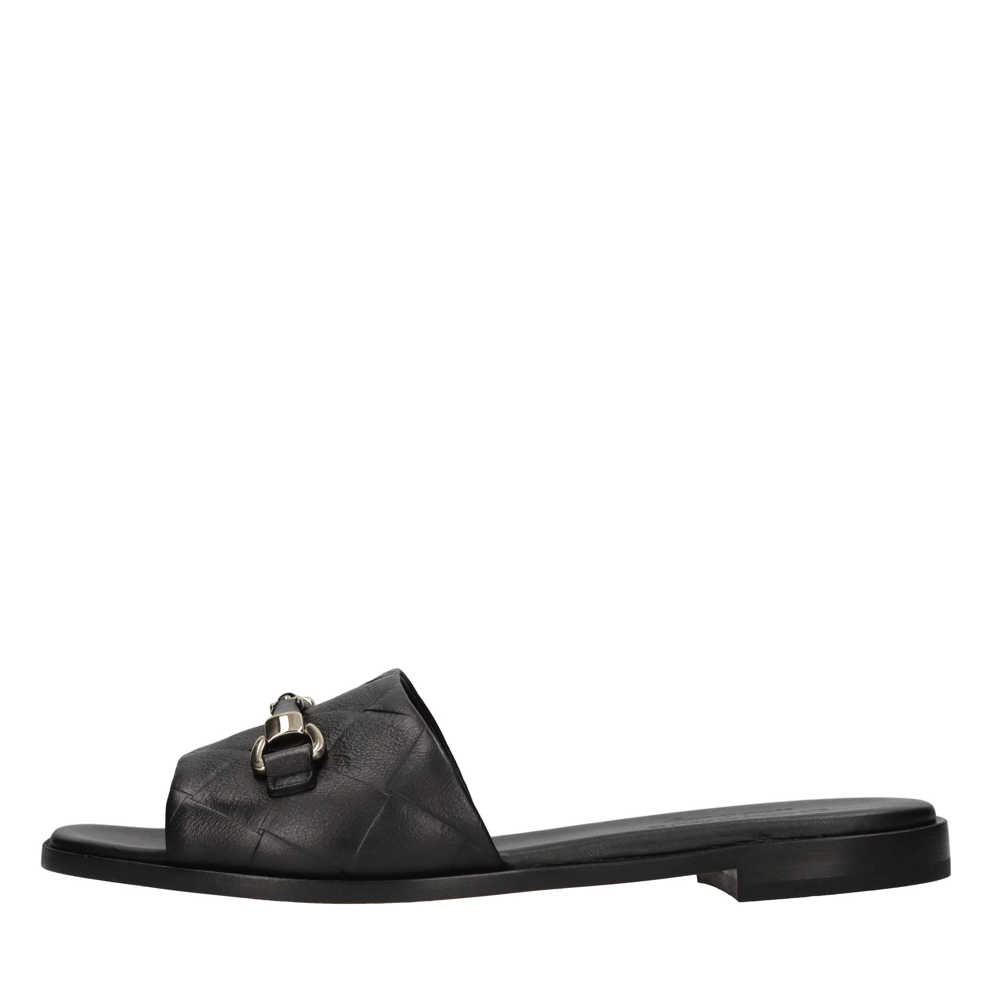 Doucal's Lage schoenen zwart