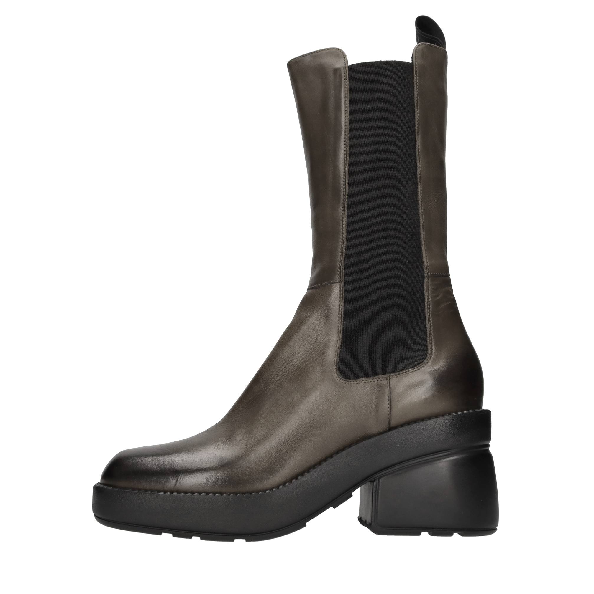 Elena Iachi Bottes vertes