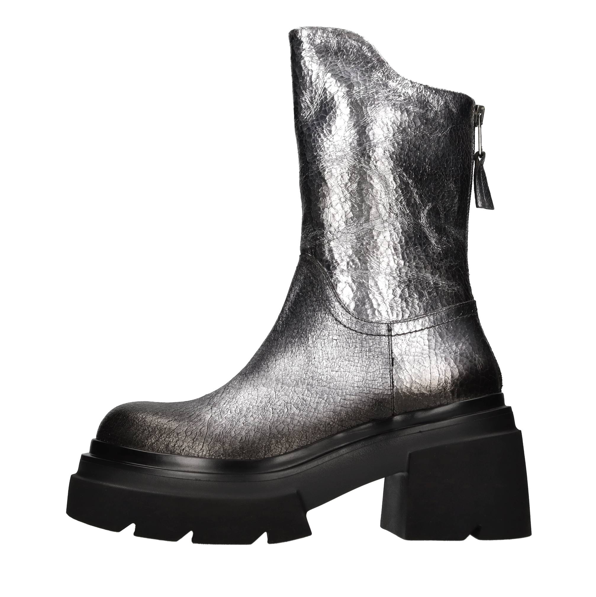 Elena Iachi Bottes en argent 387 €