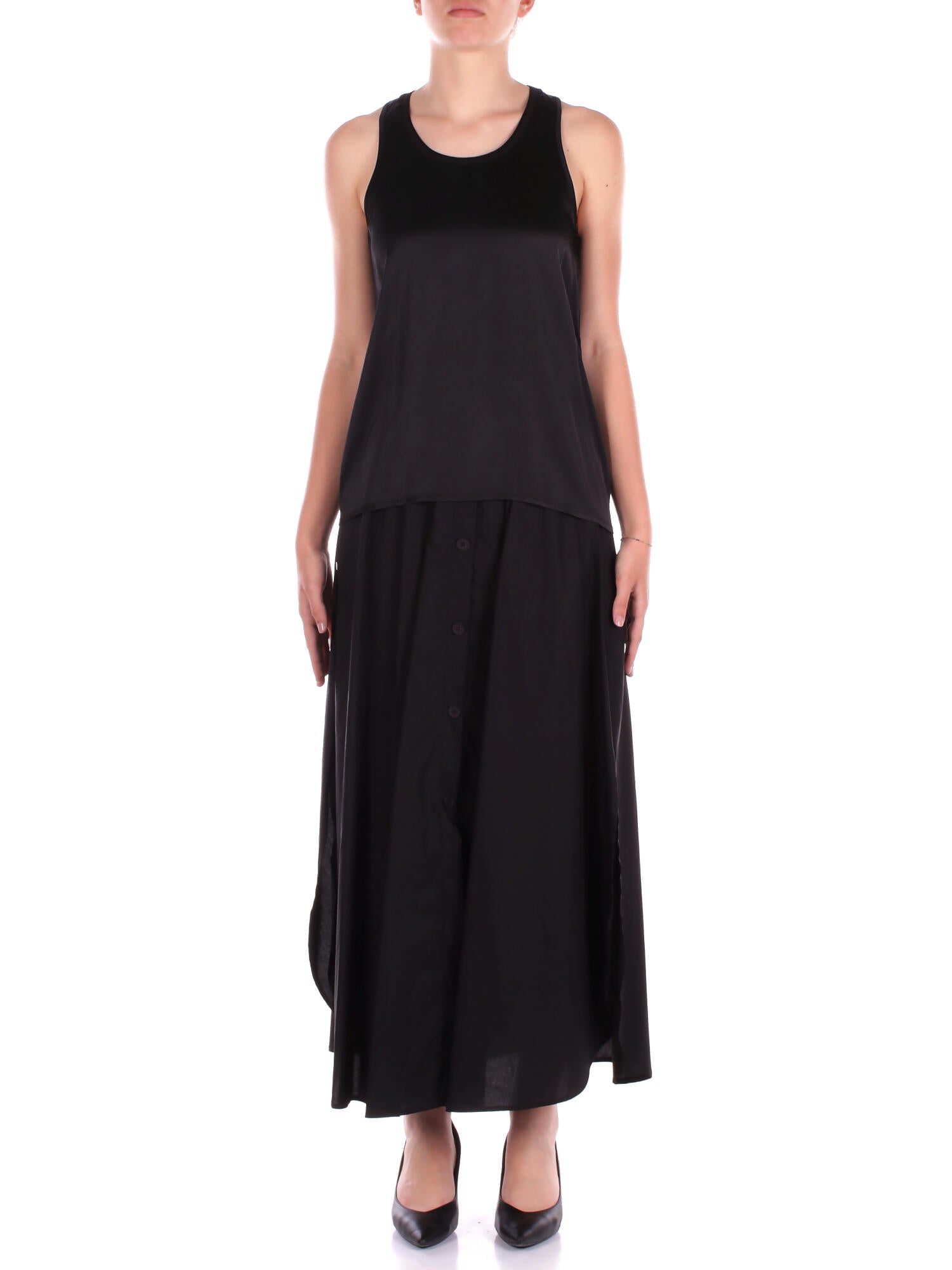 Manila Grace Femmes chantant y043vu ma001 canot noir