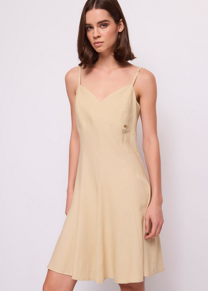 dress in linen woman beige
