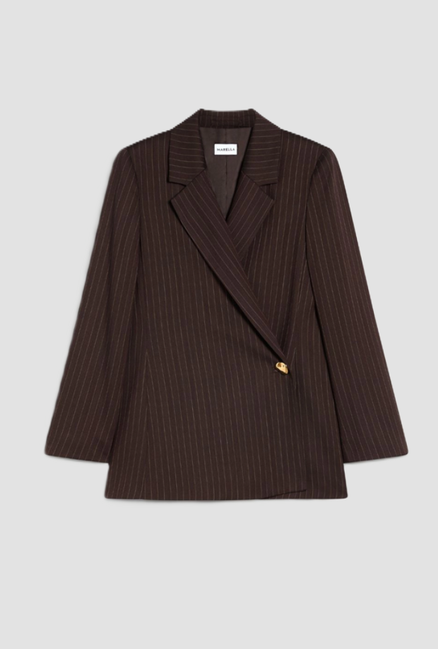 veste grise croisee par femme brun