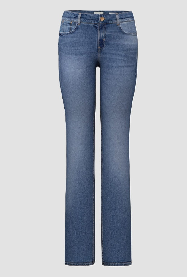blauwe vrouw sigaret jeans