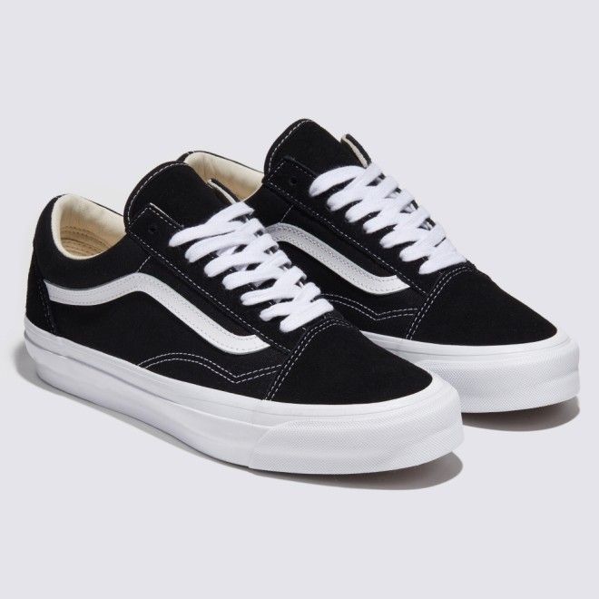 Vans-premium Men's Sneakers Vans Premium Old Skool Lx - Vn000cqdba21 Blkwh In Black