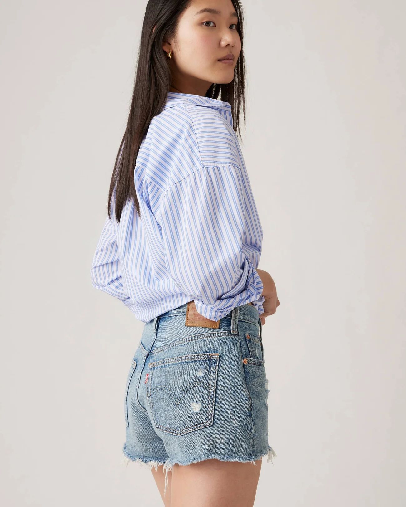 Levi's Shorts And Bermuda Woman Levis 56327 0390 - 501 Original Vague Finish In Blue