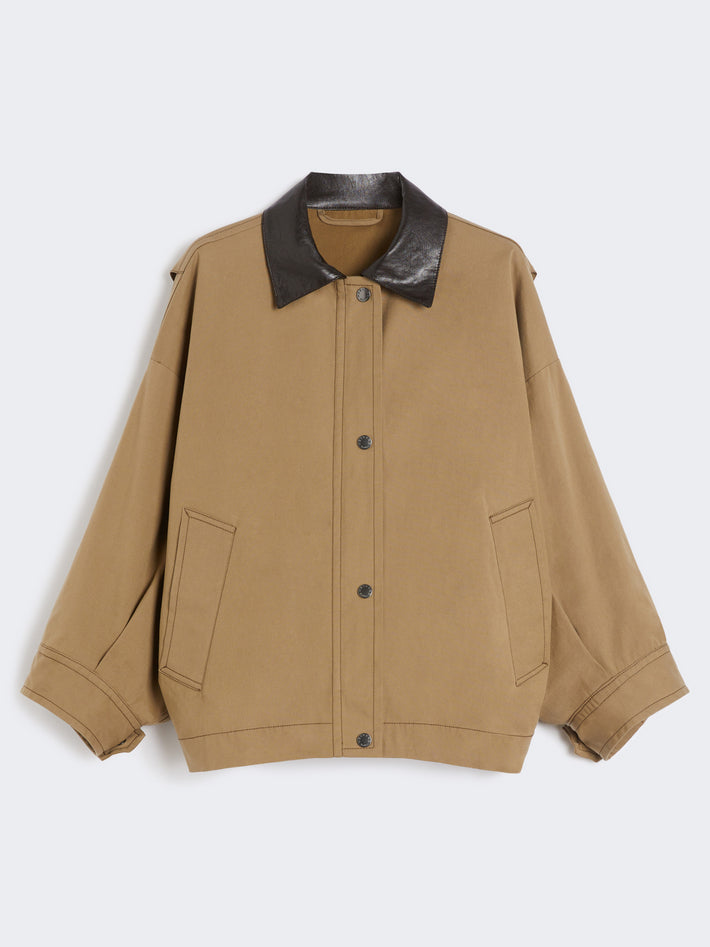 jacket woman desert