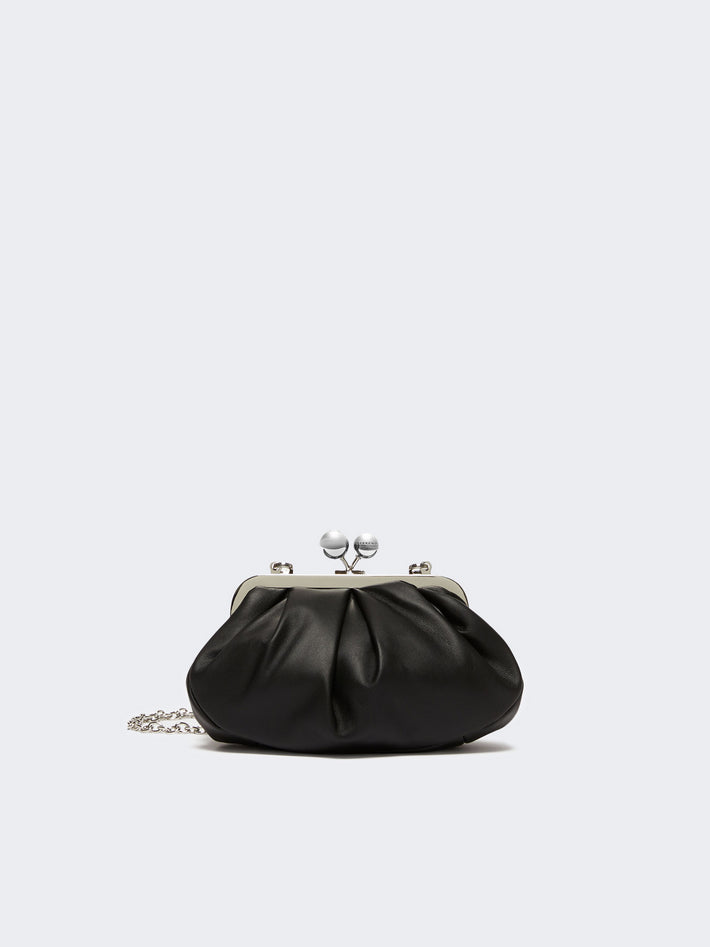 pastry bag woman