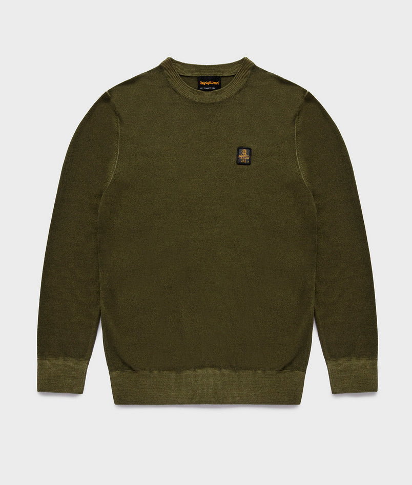 pullover man sea turtle