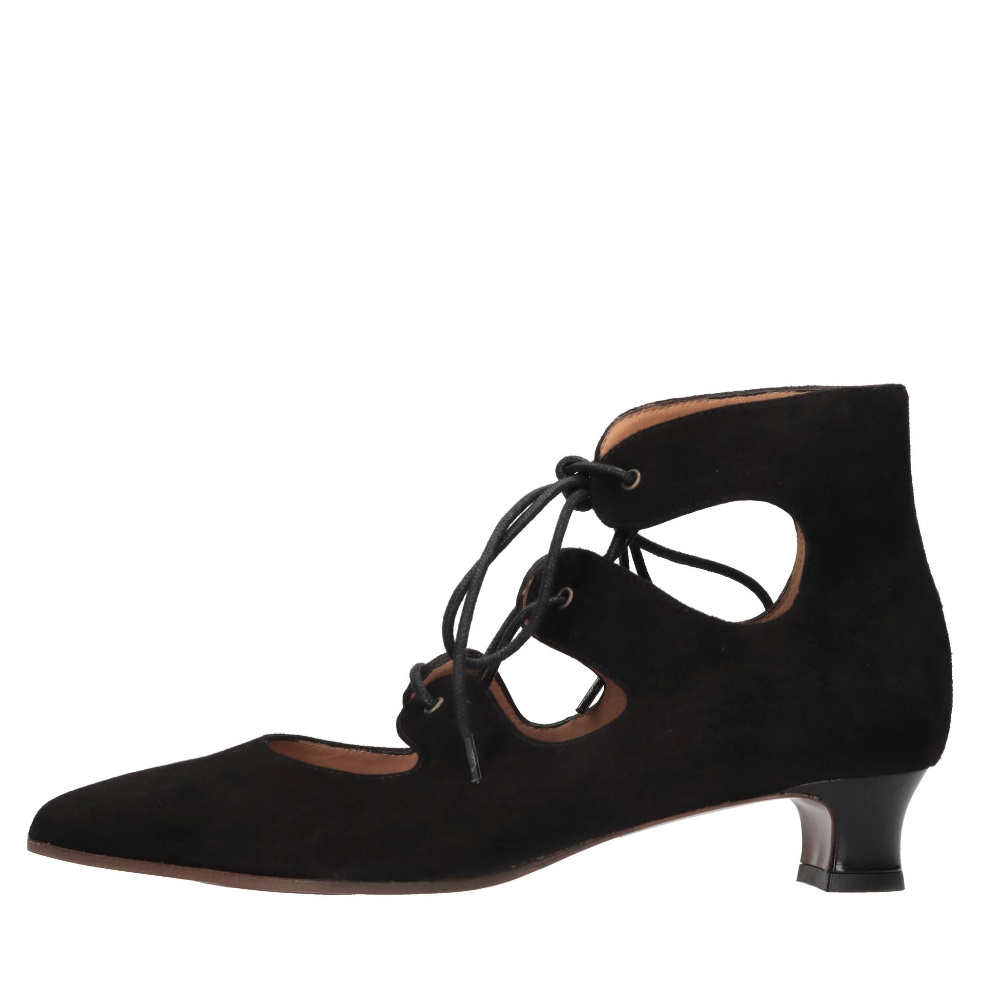 Chie Mihara Schoenen met zwarte hak