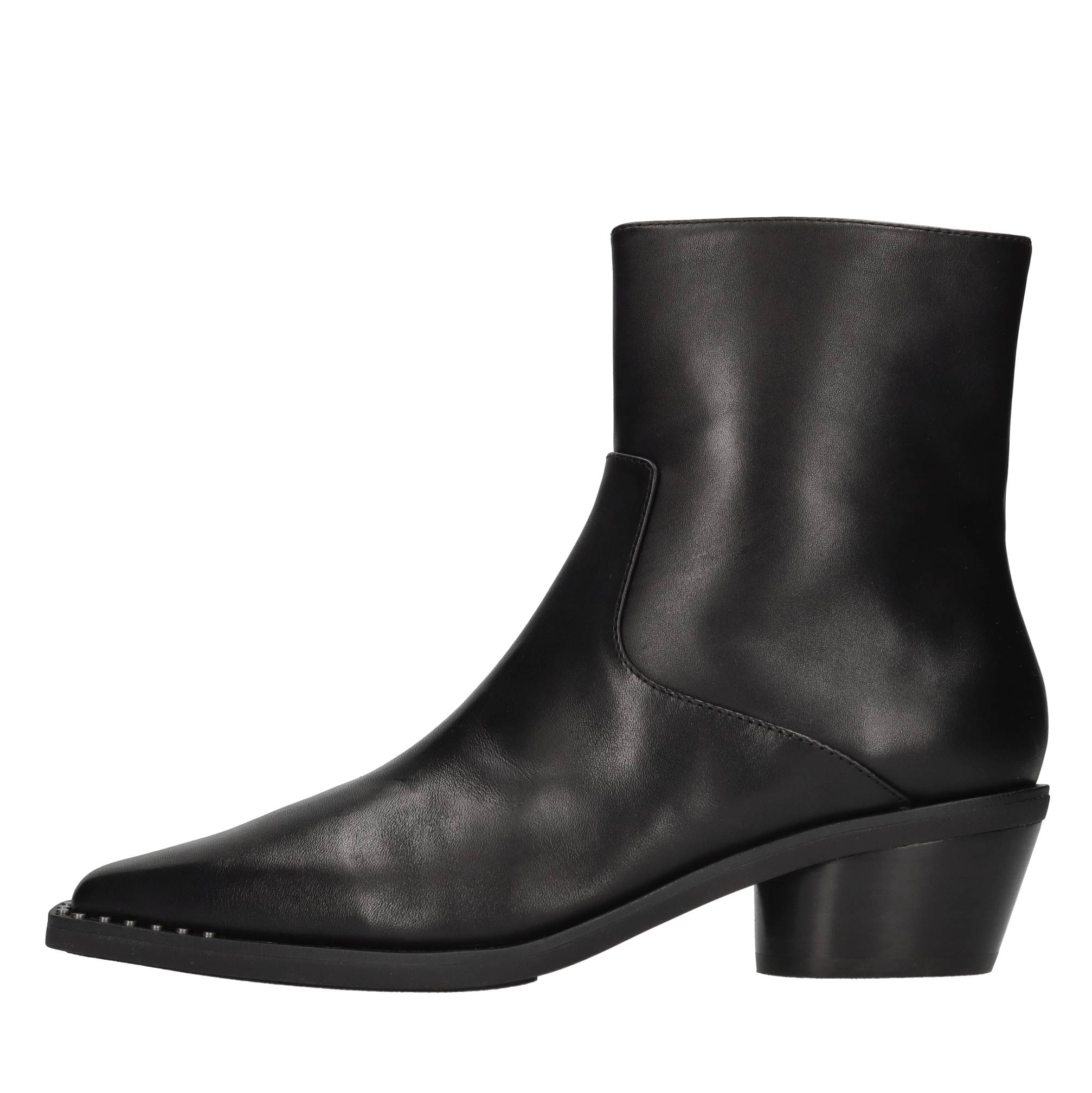 Ash Bottes noires