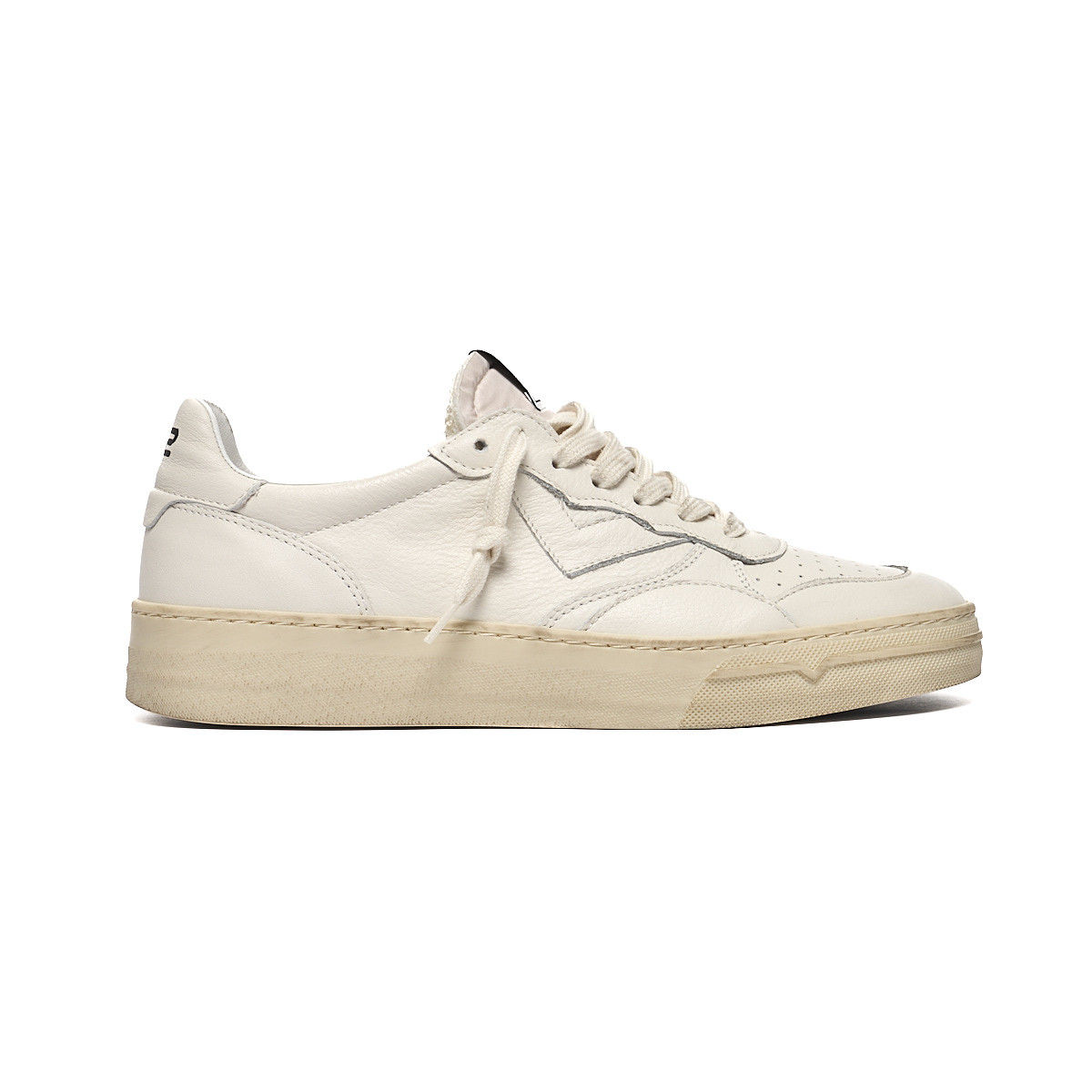 4b12 Witte sneakers