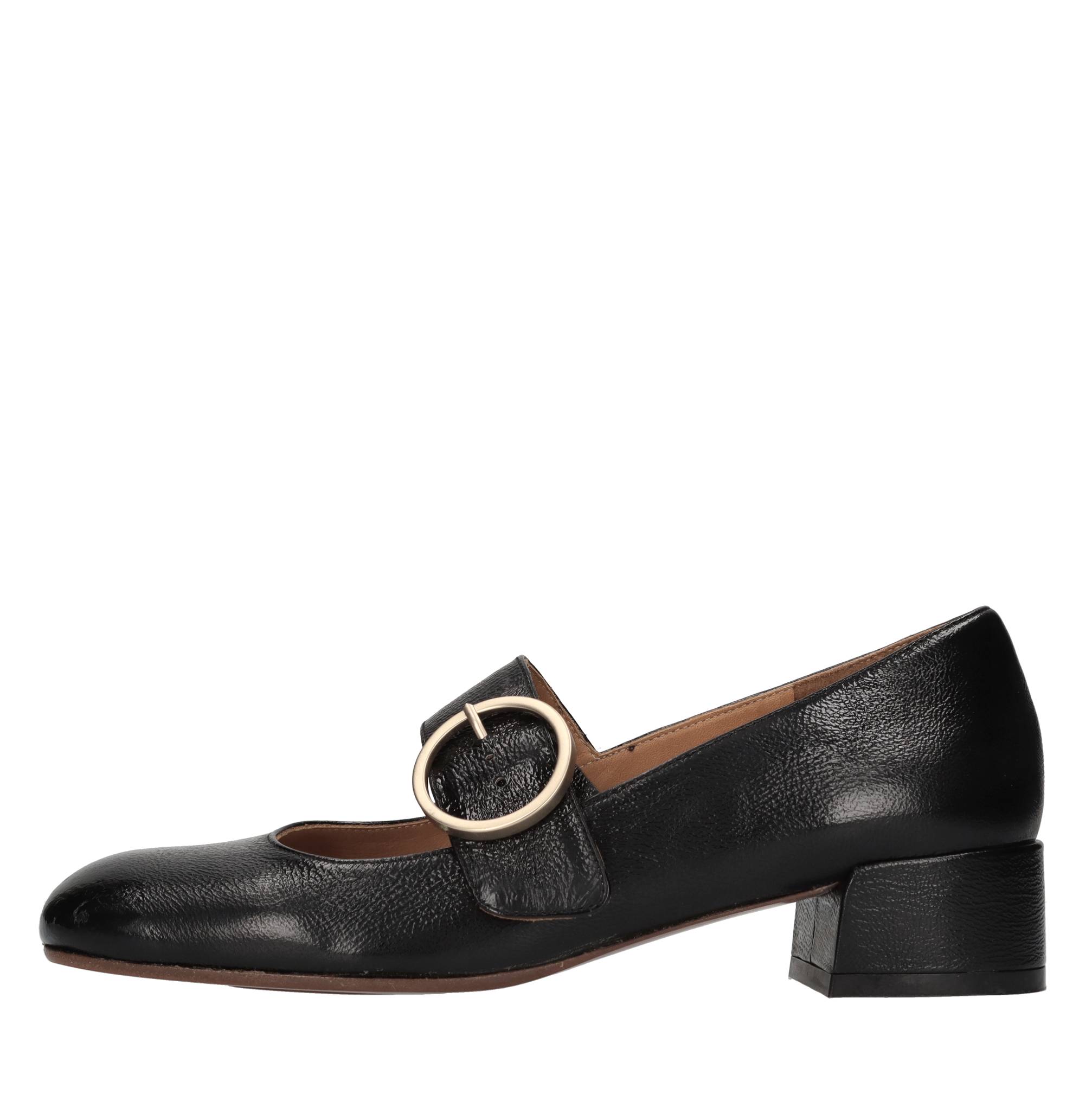 Chie Mihara Schoenen met zwarte hak
