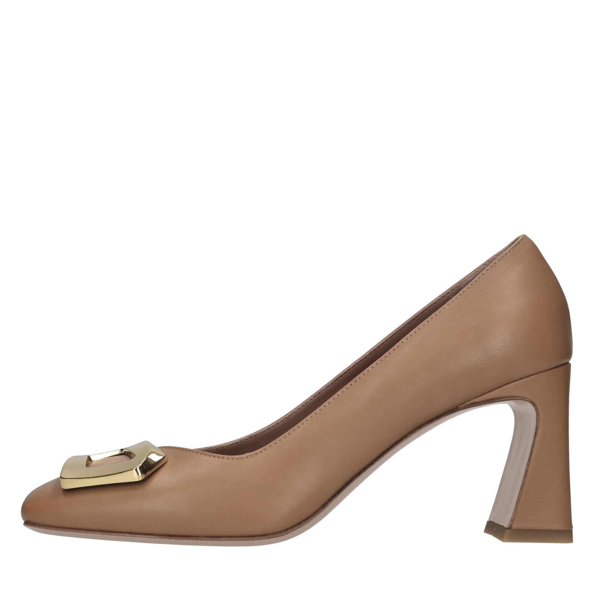 Noa Schoenen met bruine hakken