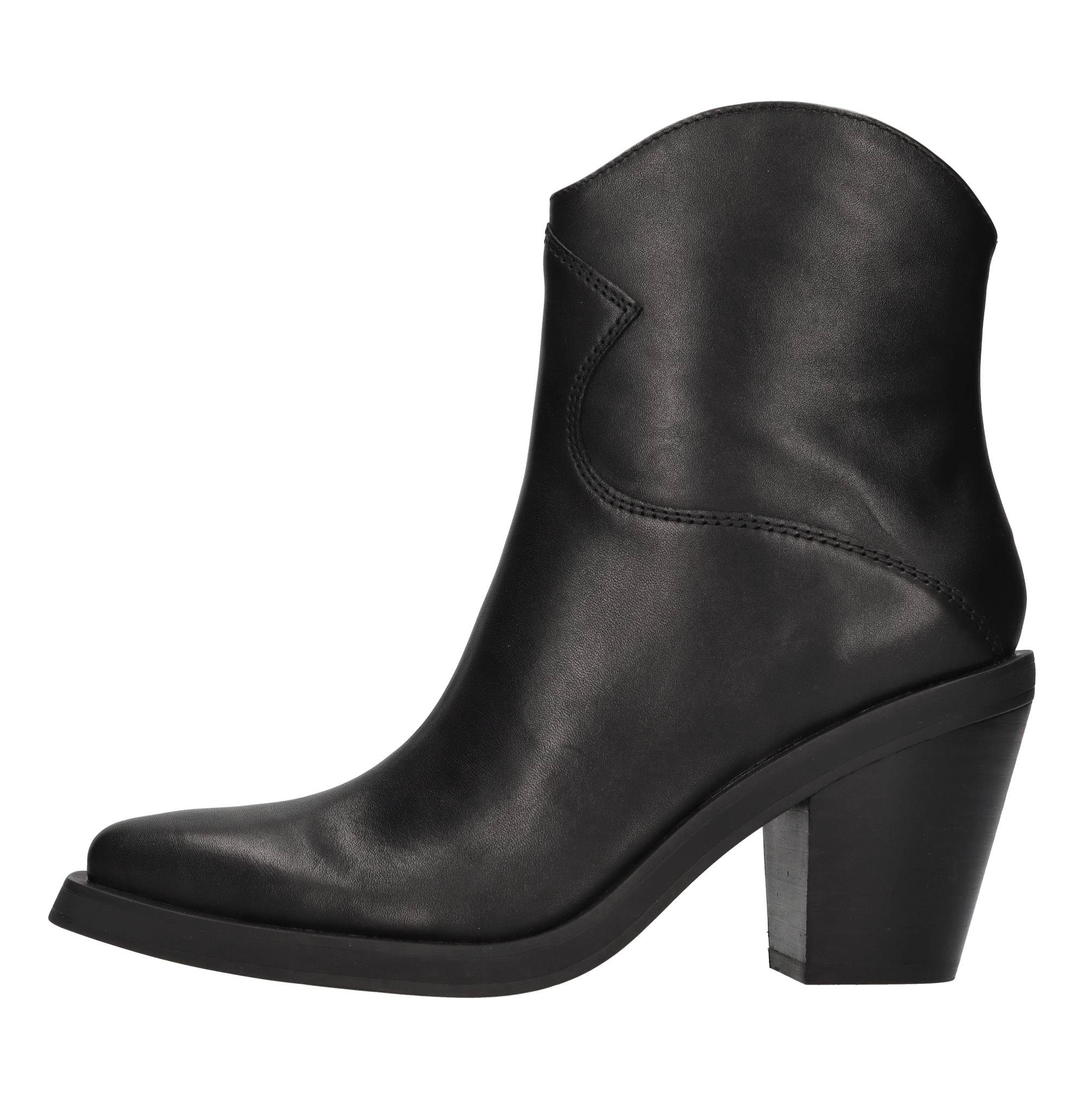 Ash Bottes noires