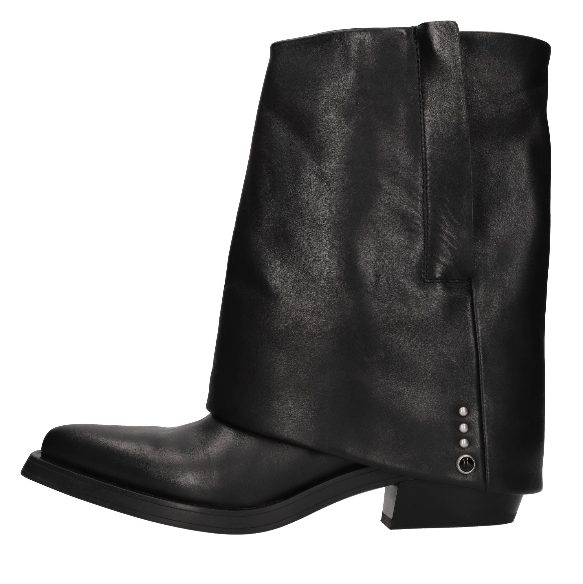 Ash Bottes noires 350 €