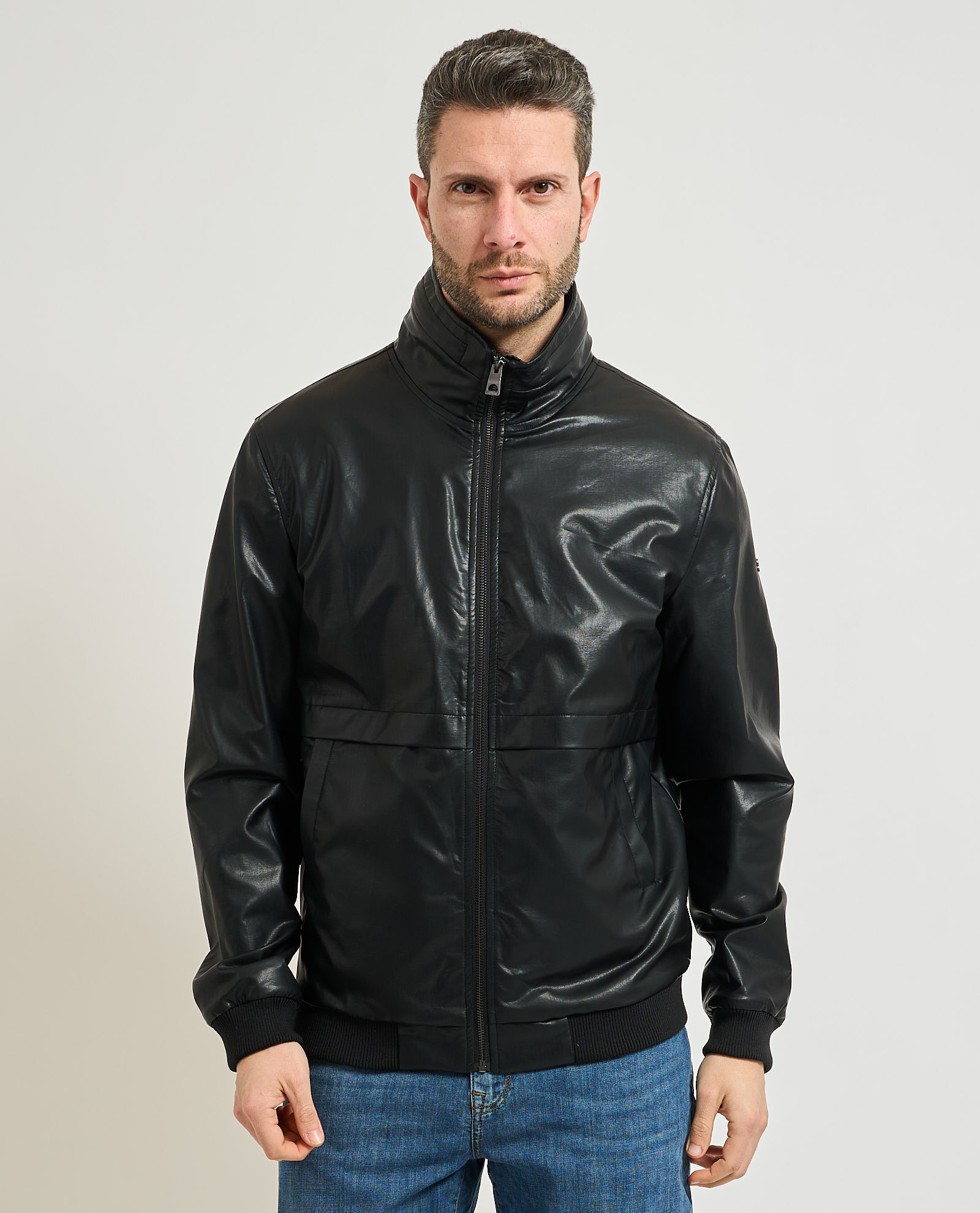 Guess Vestes noires 178 €