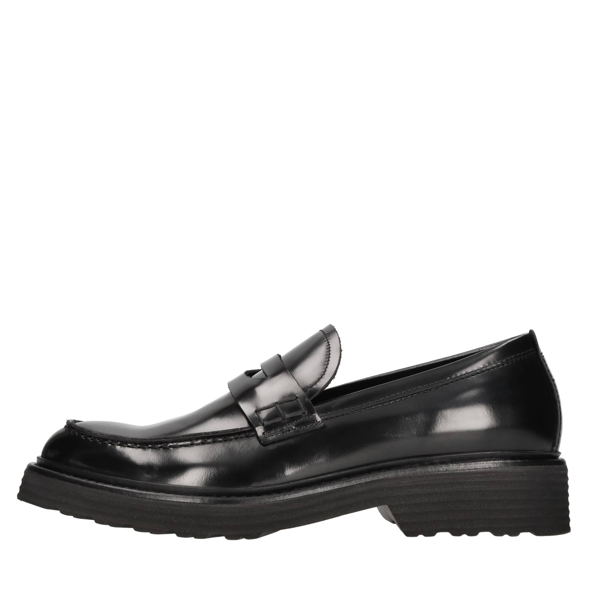 HUNDRED 100 Flat shoes Black