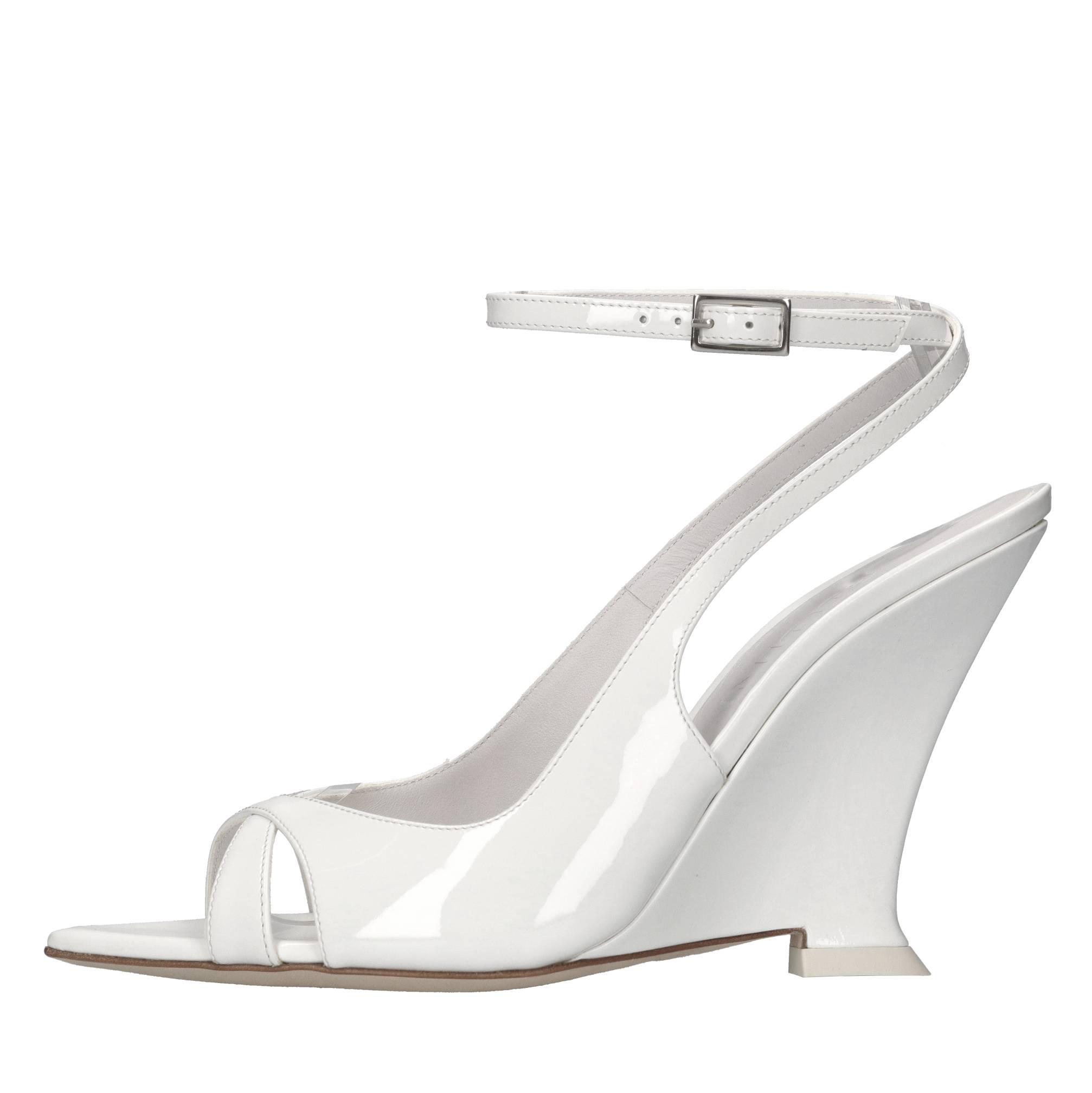 3juin With Heel In White