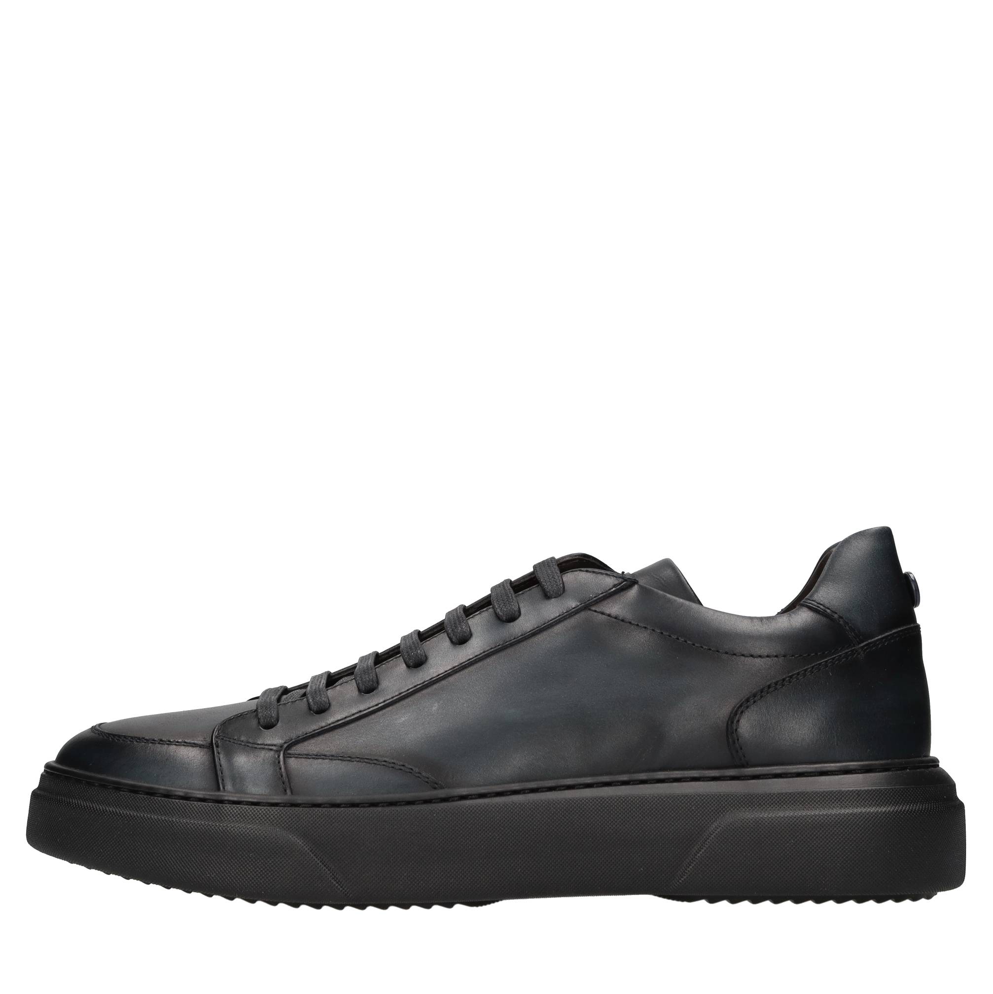 Blu Barrett Sneakers Blau