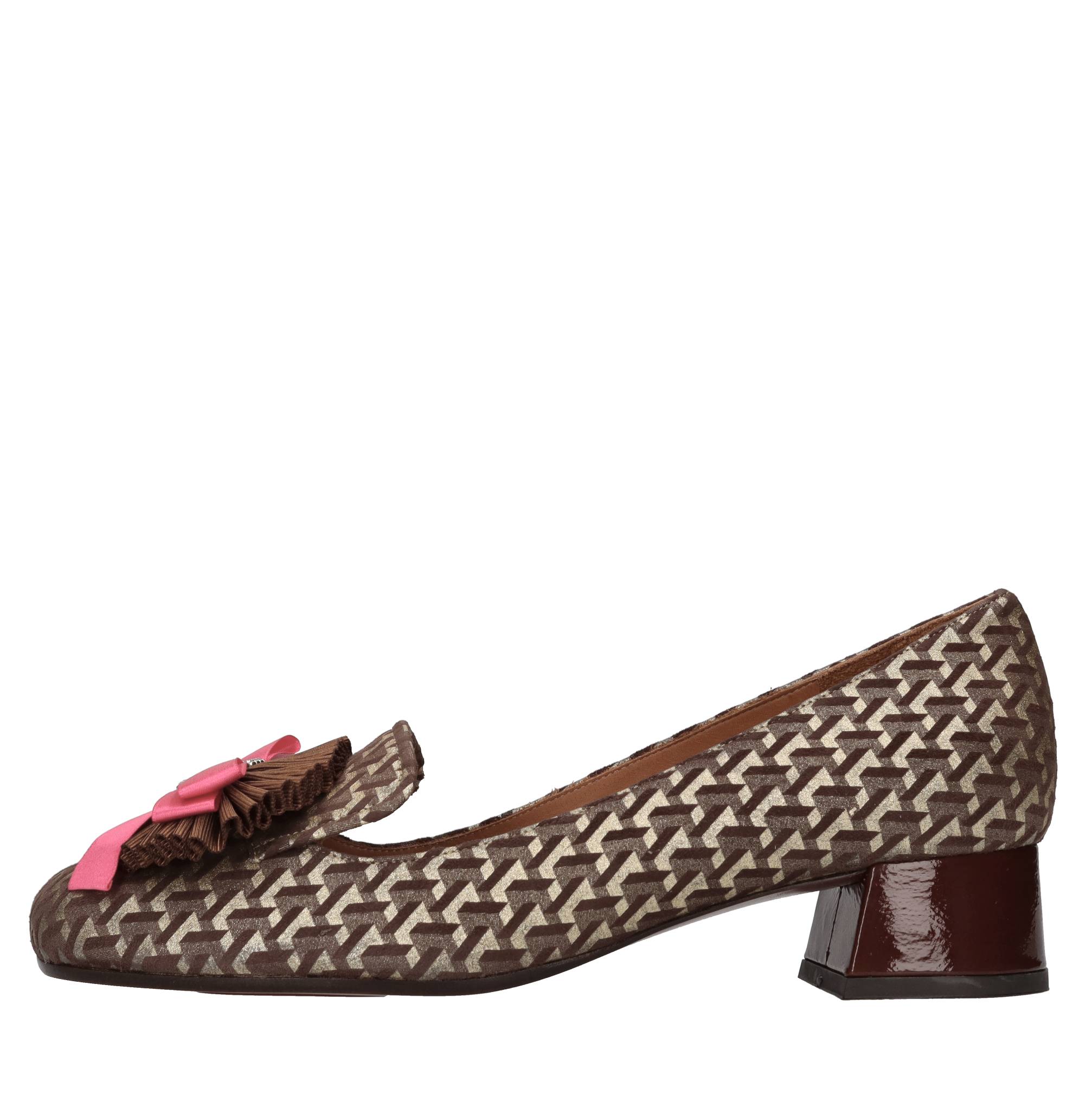 Chie Mihara Lage schoenen Bruin