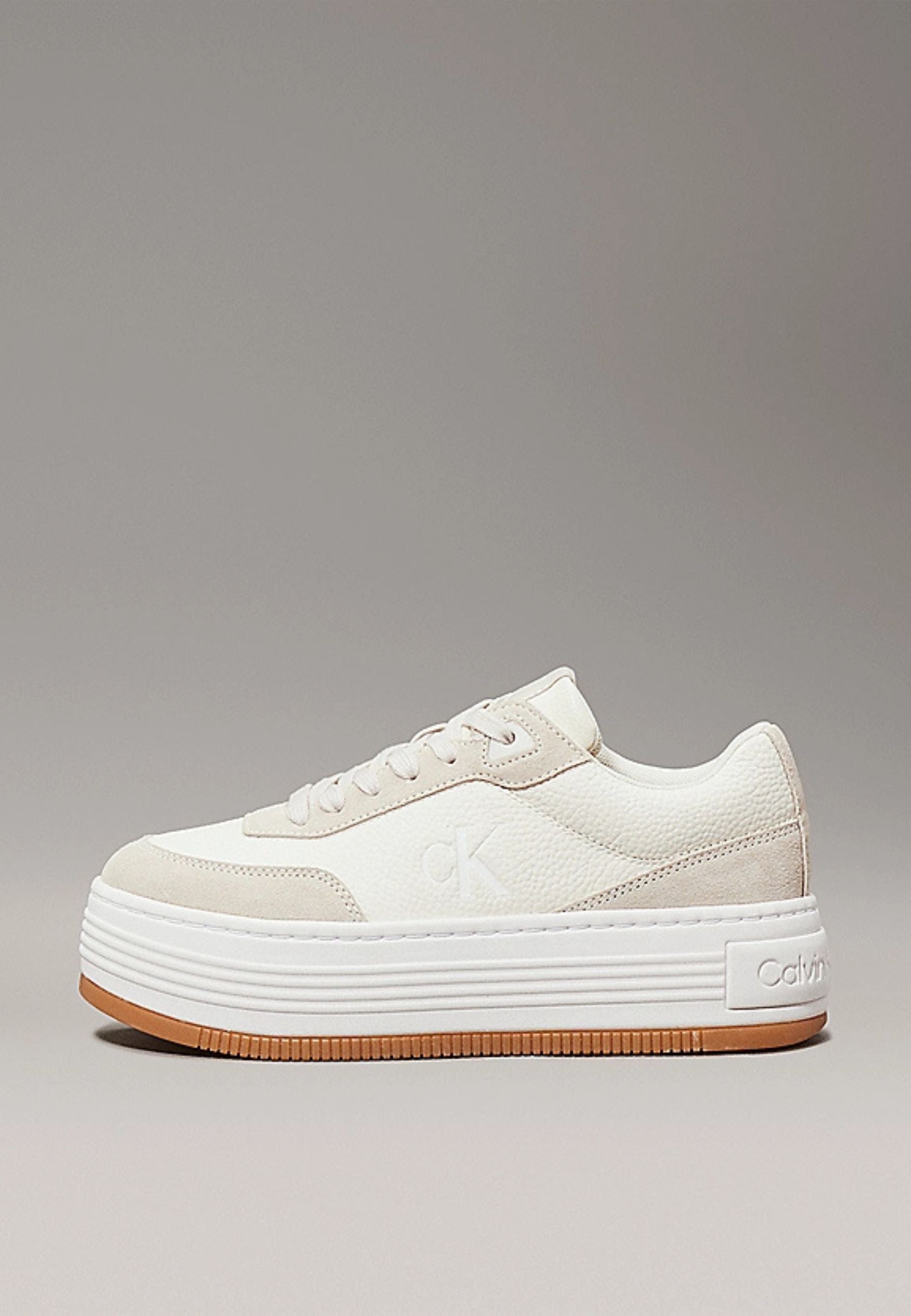 Calvin Klein Bold Flatf Low Lace Tumb Lth In Panna