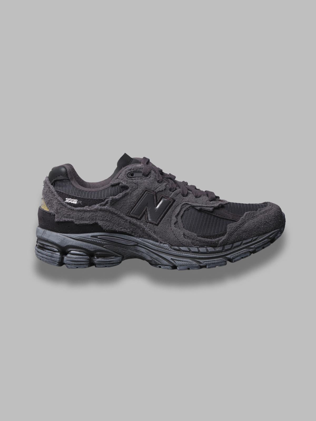 New Balance M2002 Protected Sneakers In Black