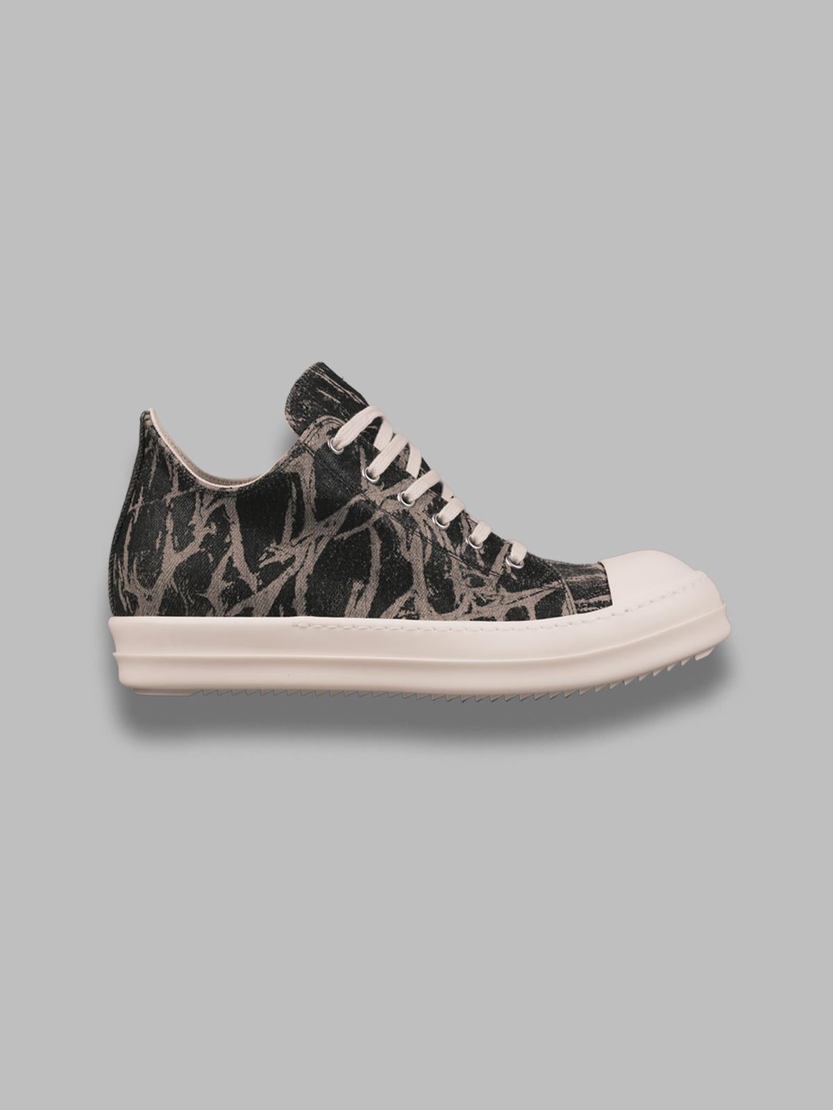 low sneakers