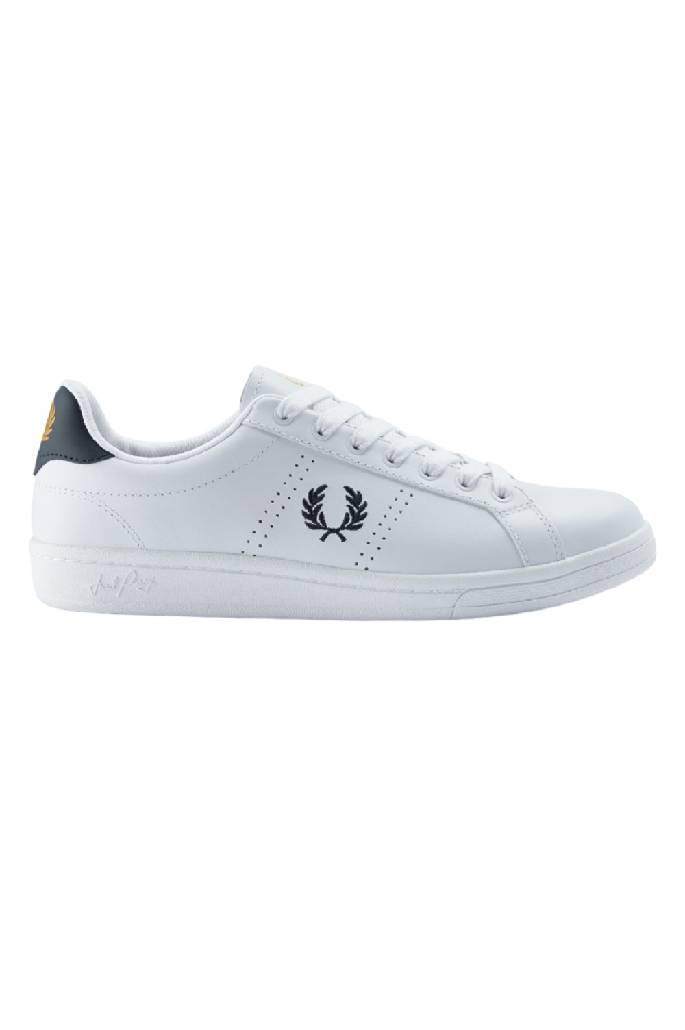 Fred Perry Round Toe Sneakers Featuring Perforated Sides In Bianco Chiari E Naturali