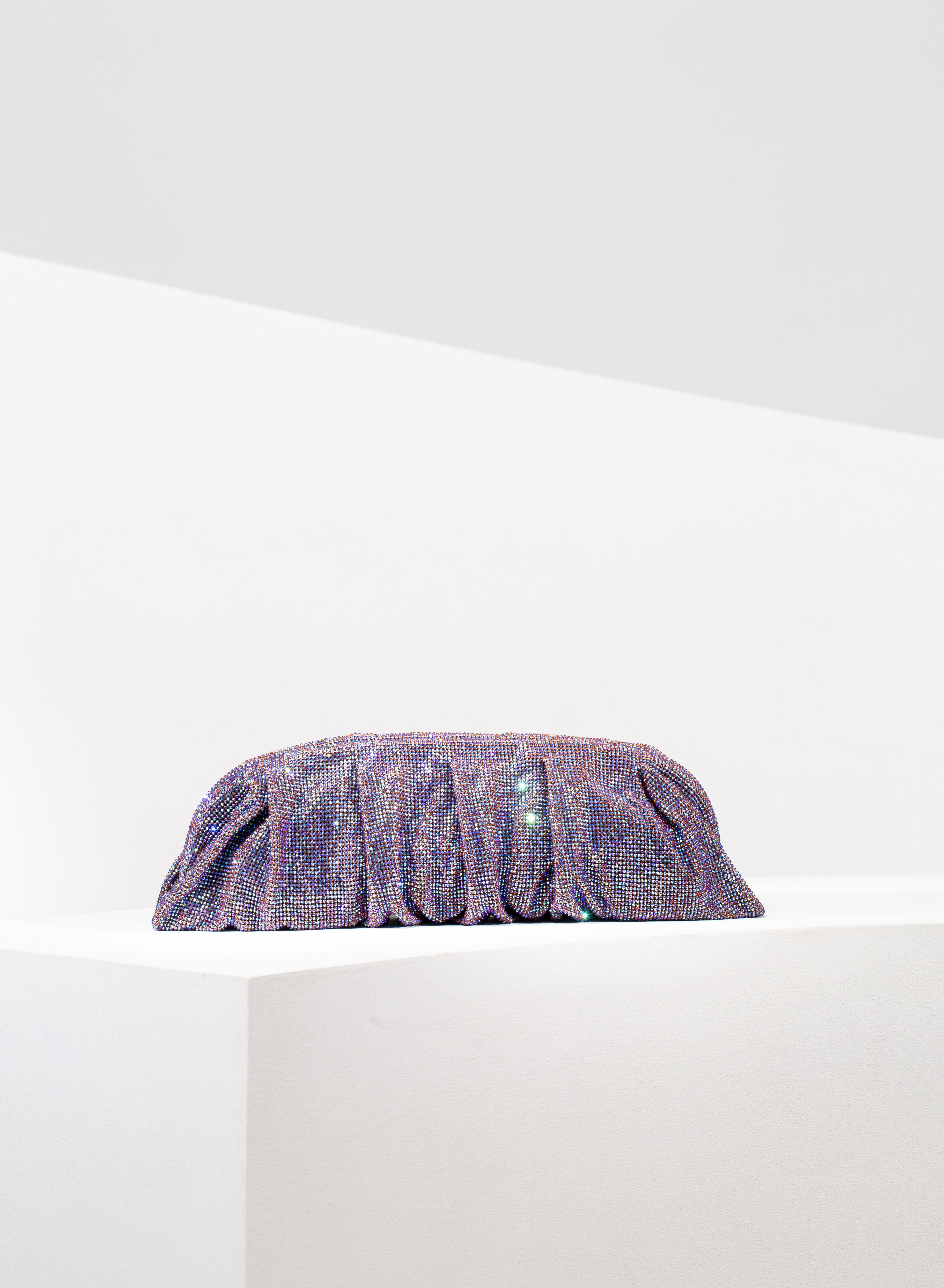 Benedetta Bruzziches Taschen. Viola