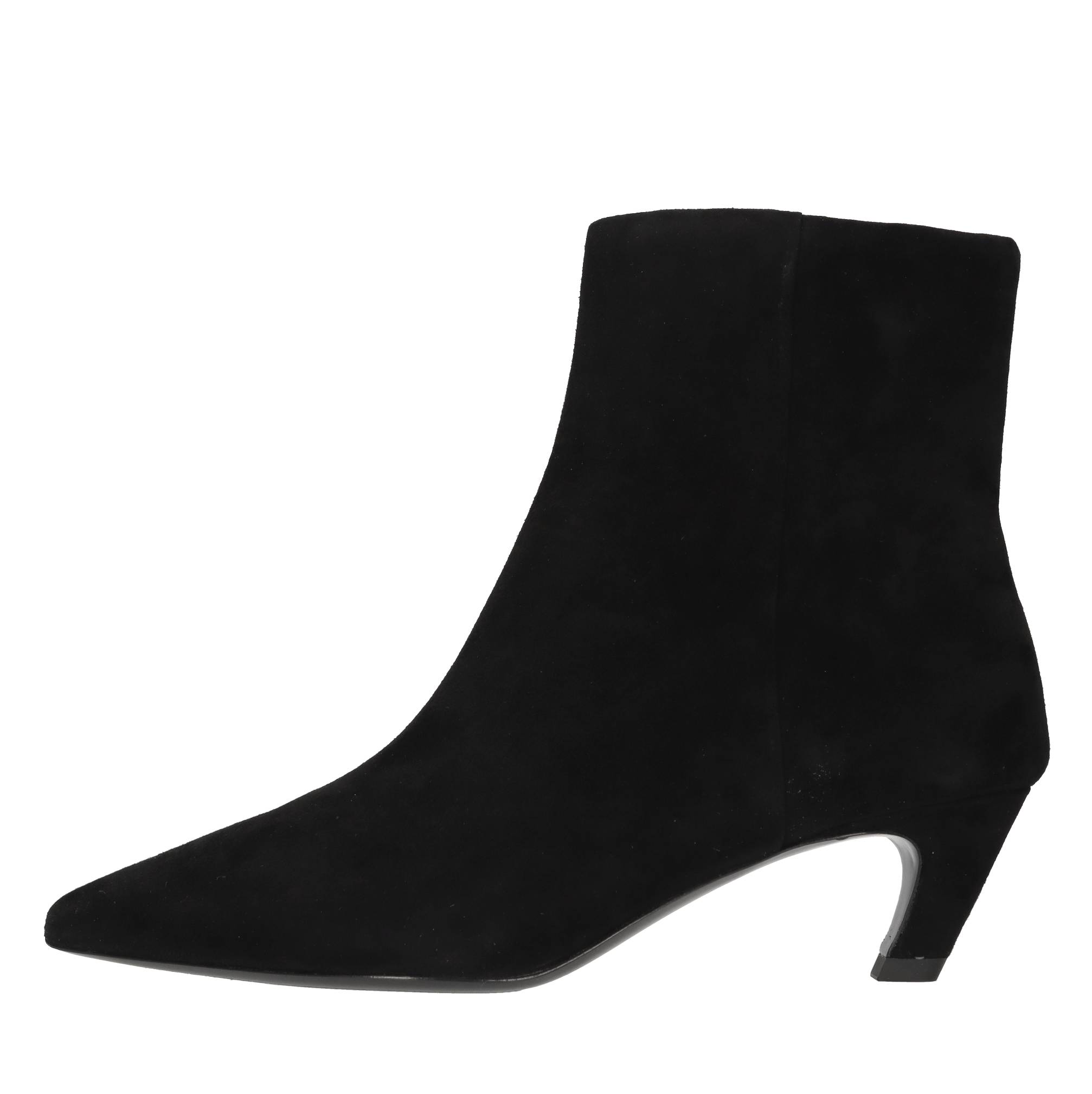 Ash Bottes noires